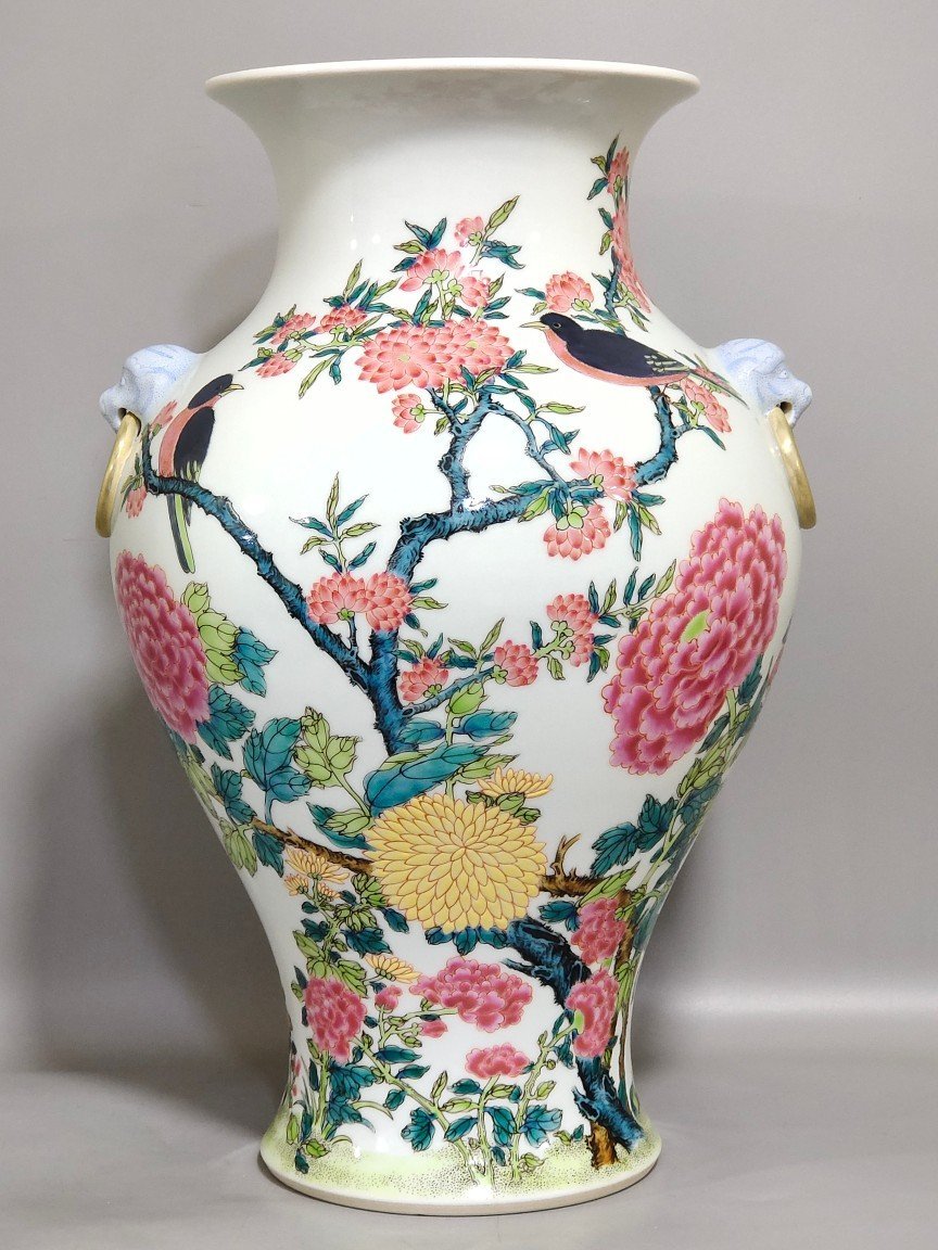 Qing Dynasty Yongzheng flower and bird amphorae