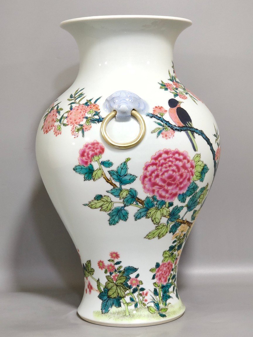 Qing Dynasty Yongzheng flower and bird amphorae