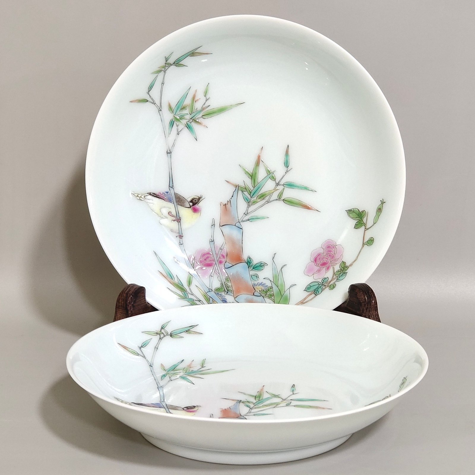 Qing Dynasty Yongzheng flower and bird dish