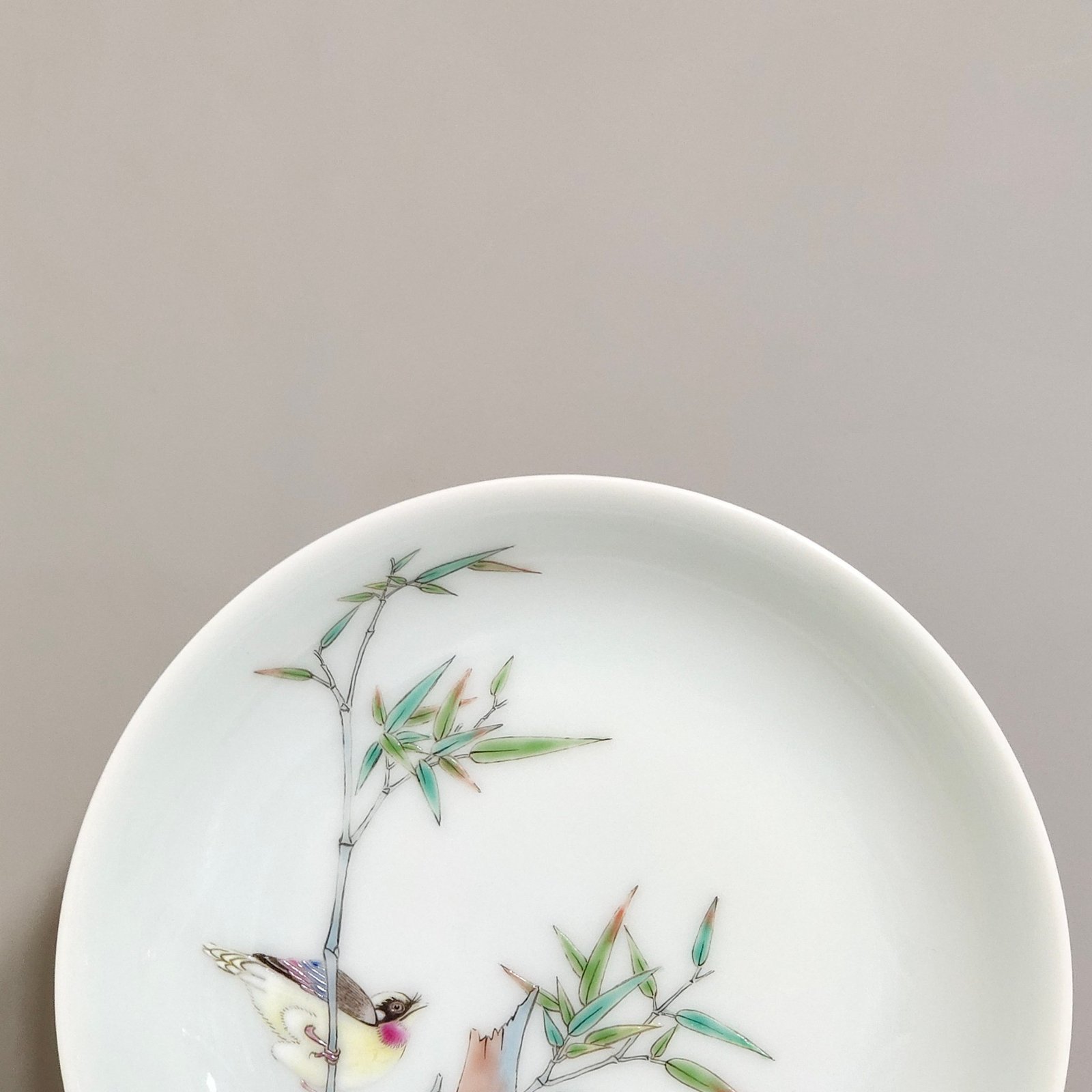 Qing Dynasty Yongzheng flower and bird dish