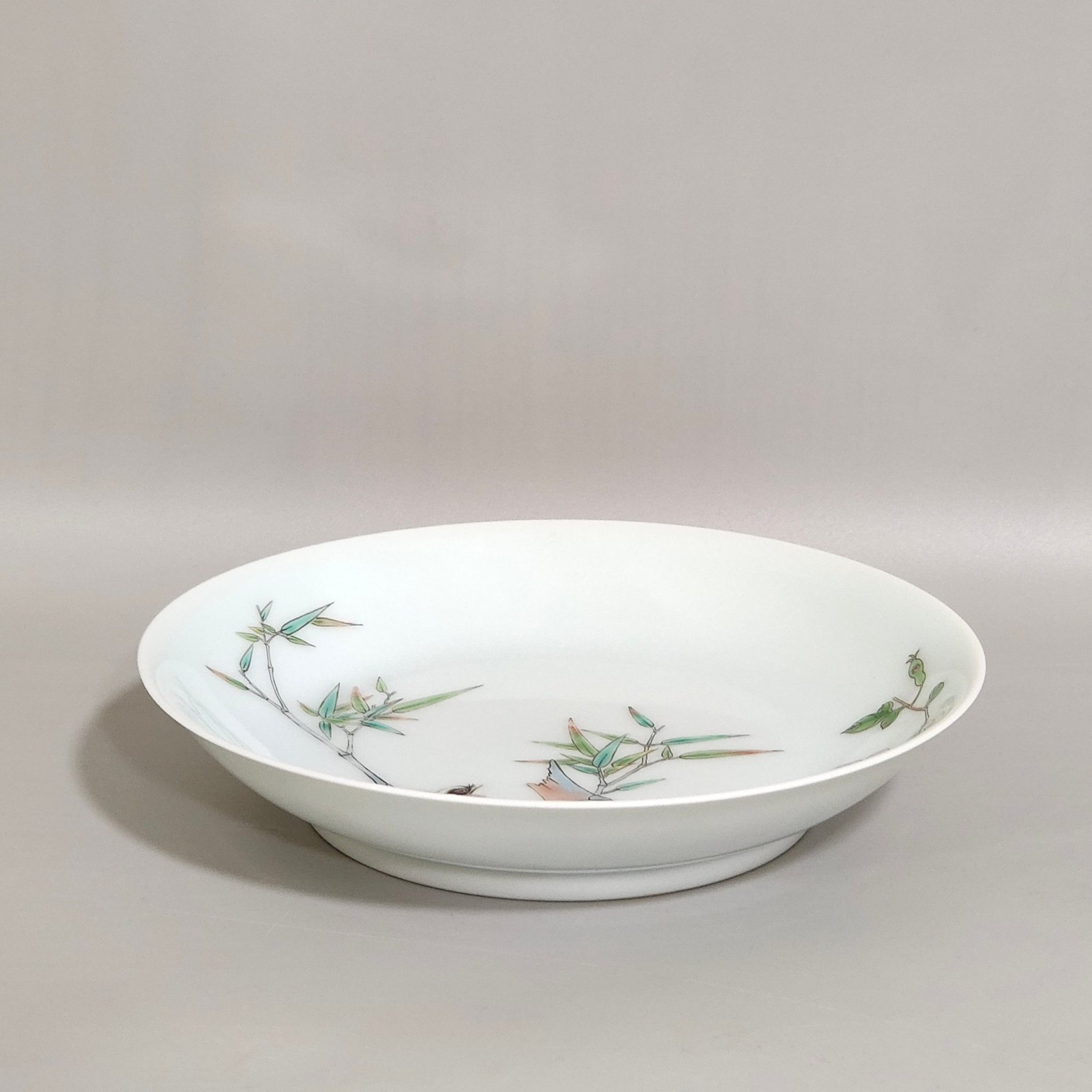 Qing Dynasty Yongzheng flower and bird dish