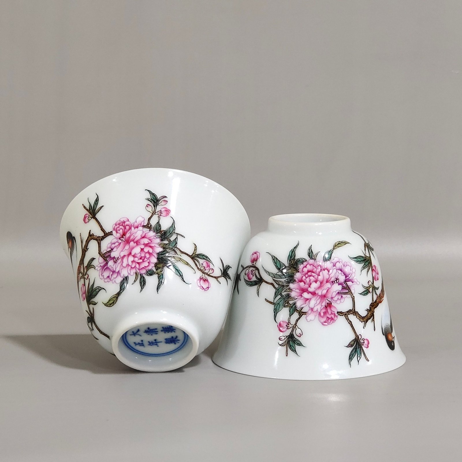 Qing Dynasty Yongzheng flower and bird thin cup