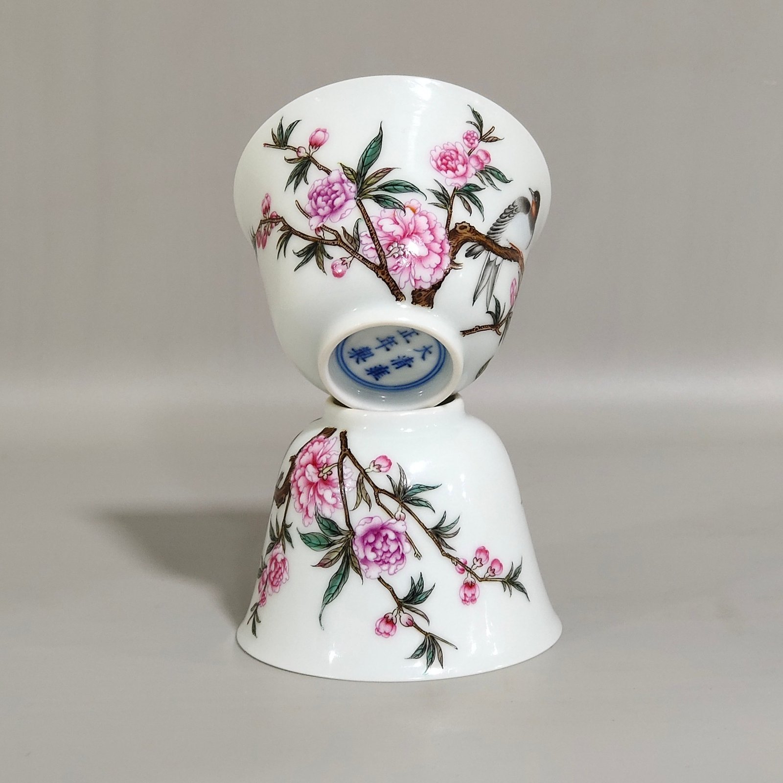 Qing Dynasty Yongzheng flower and bird thin cup