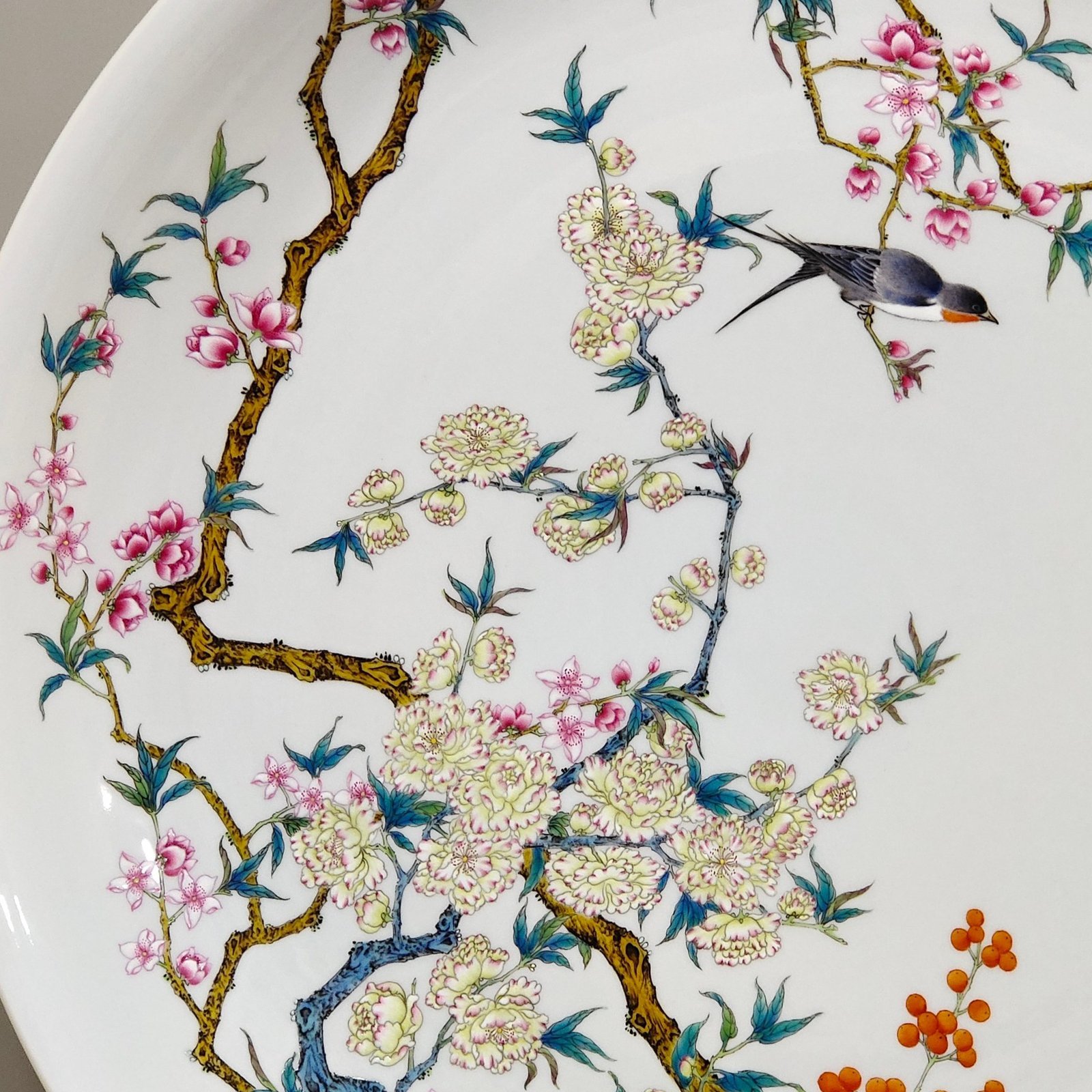 Qing Dynasty Yongzheng Flower and Bird Wall Tray