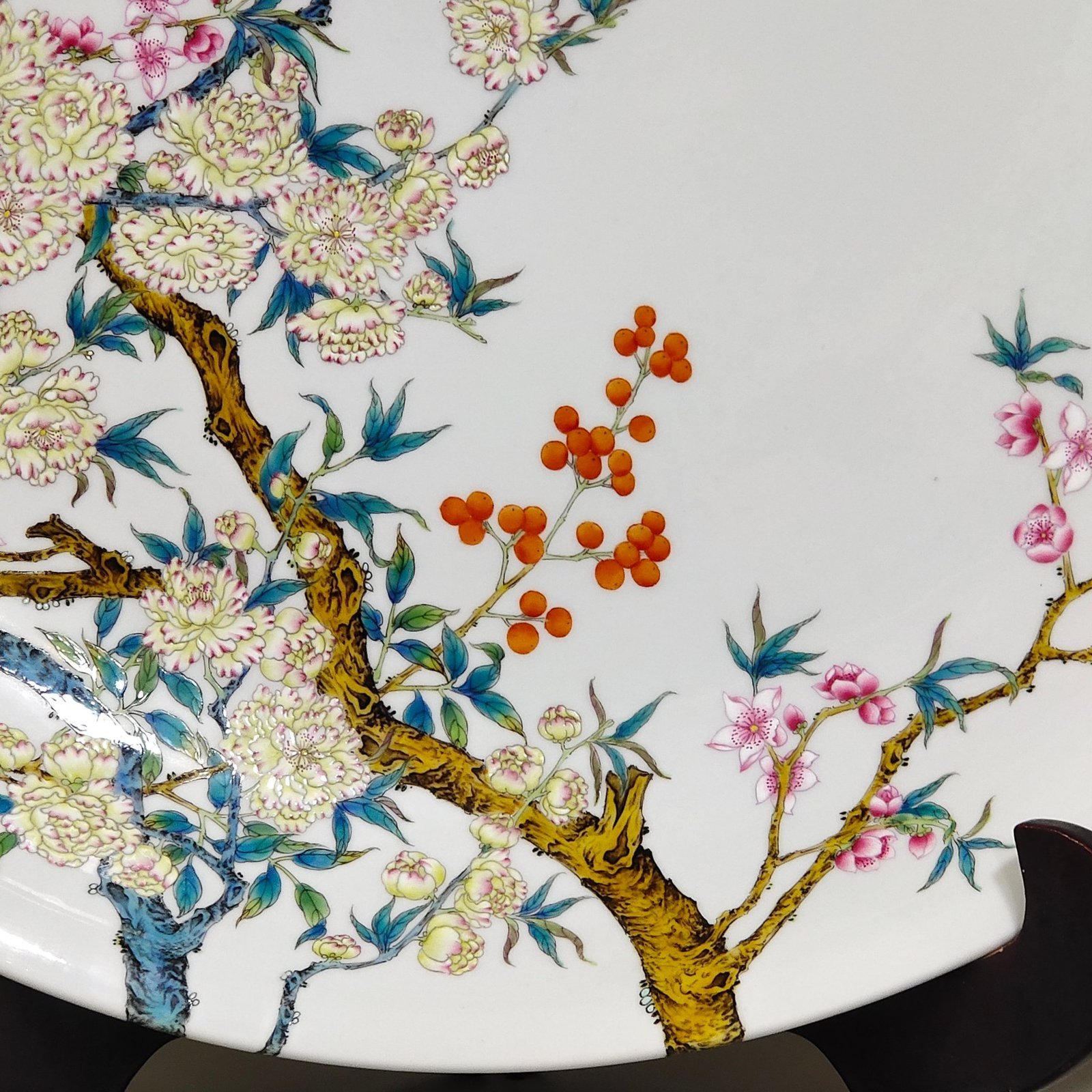 Qing Dynasty Yongzheng Flower and Bird Wall Tray