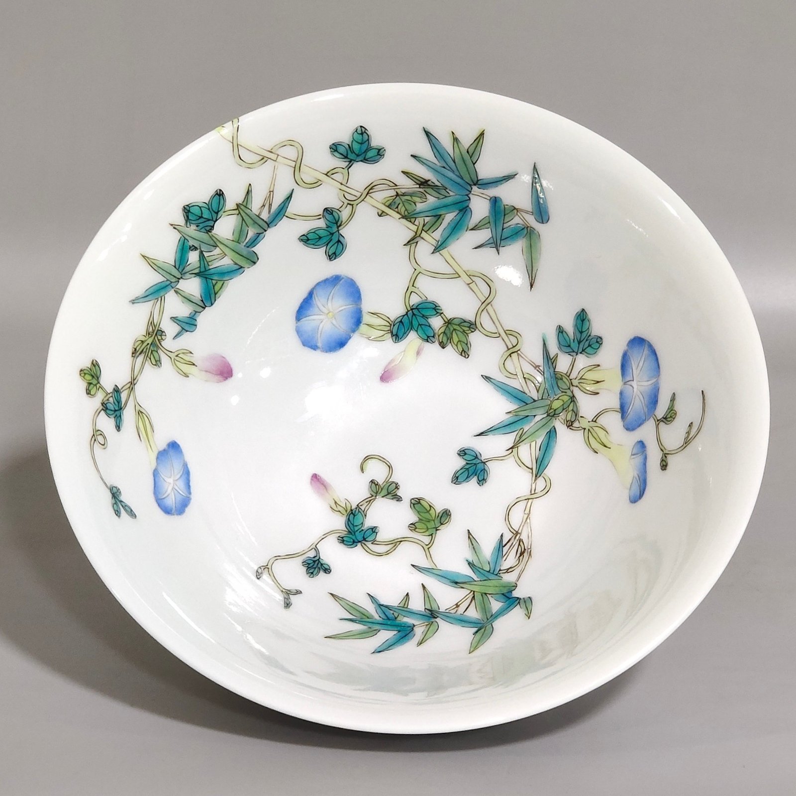 Qing Dynasty Yongzheng flower and bird wall bamboo hat bowl