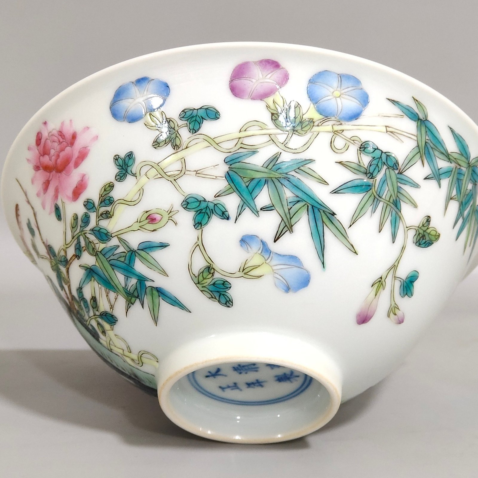 Qing Dynasty Yongzheng flower and bird wall bamboo hat bowl