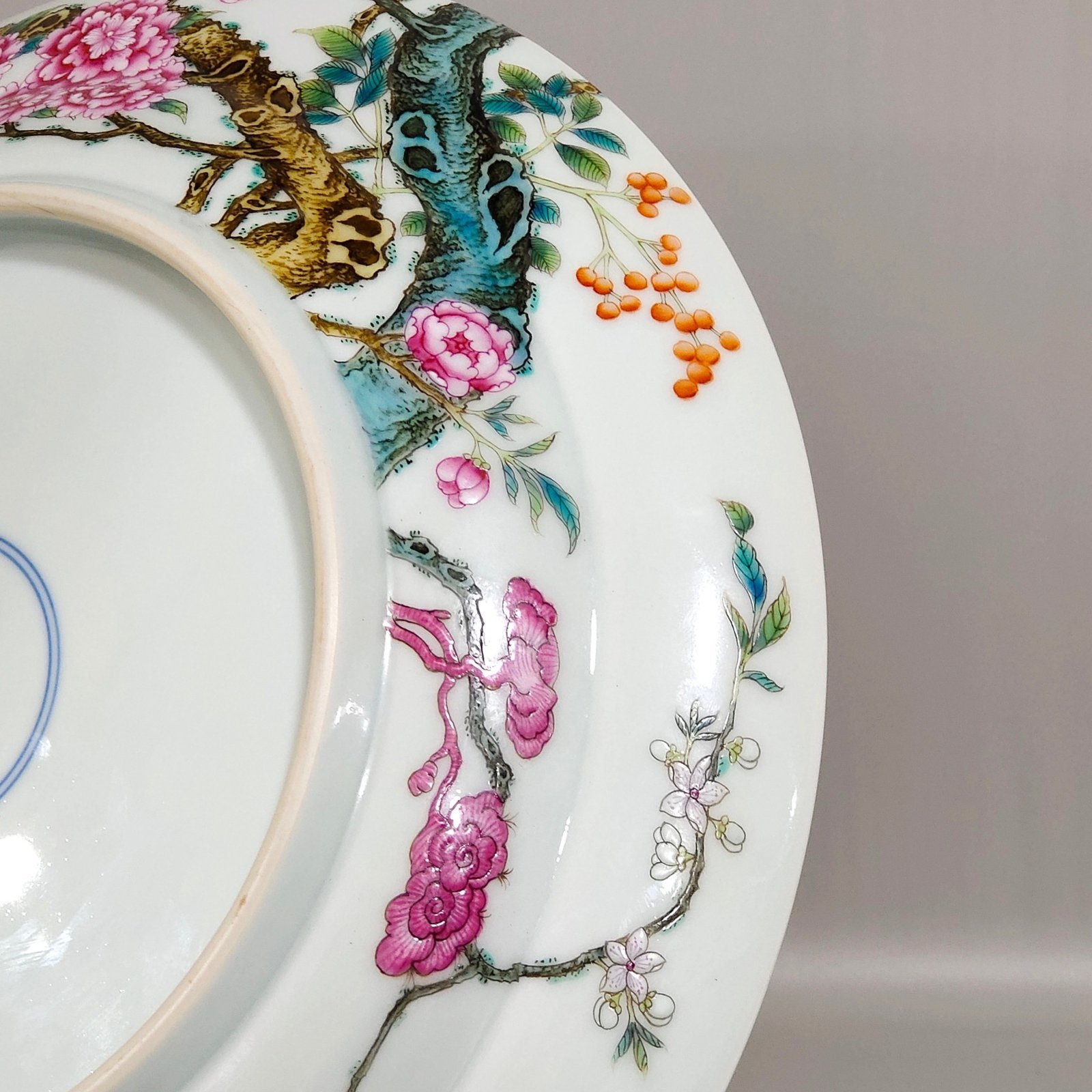 Qing Dynasty Yongzheng flower and bird wall plate