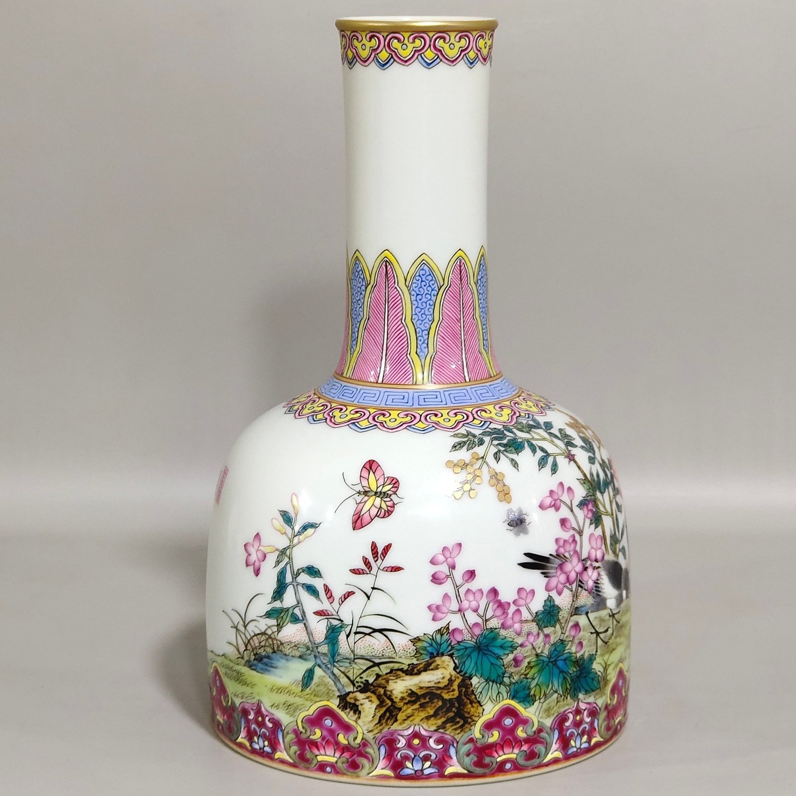 Qing Dynasty Yongzheng poems about flowers and birds bell statue