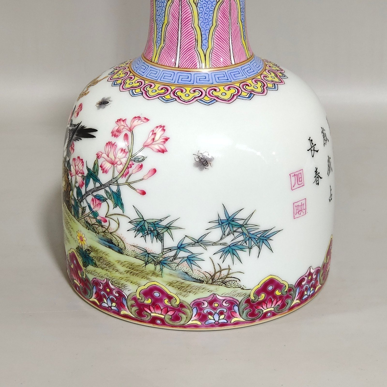 Qing Dynasty Yongzheng poems about flowers and birds bell statue