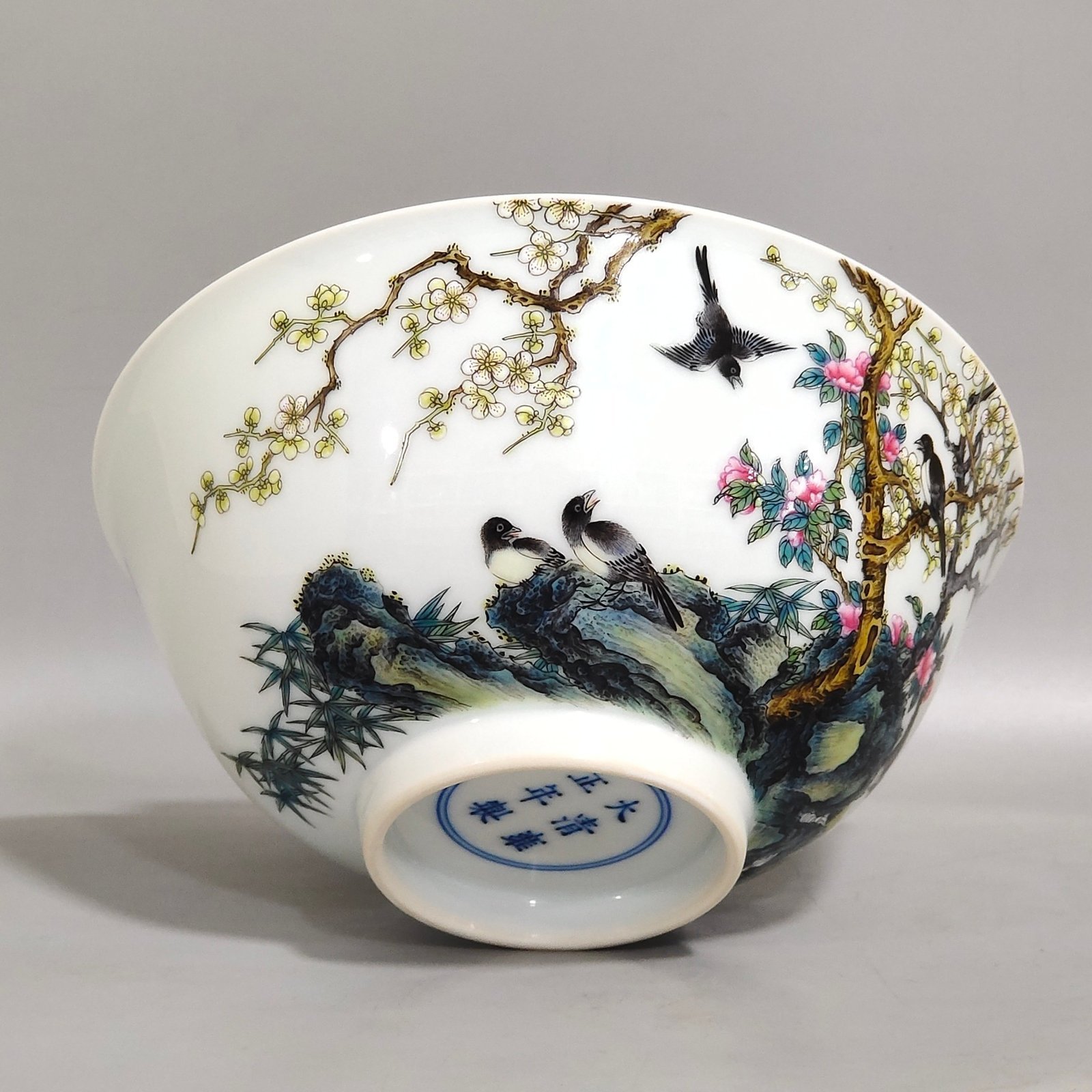 Qing Dynasty Yongzheng flower and bird poetry bowl