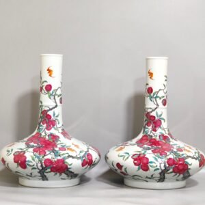 Qing Dynasty Yongzheng lychee flat belly vase