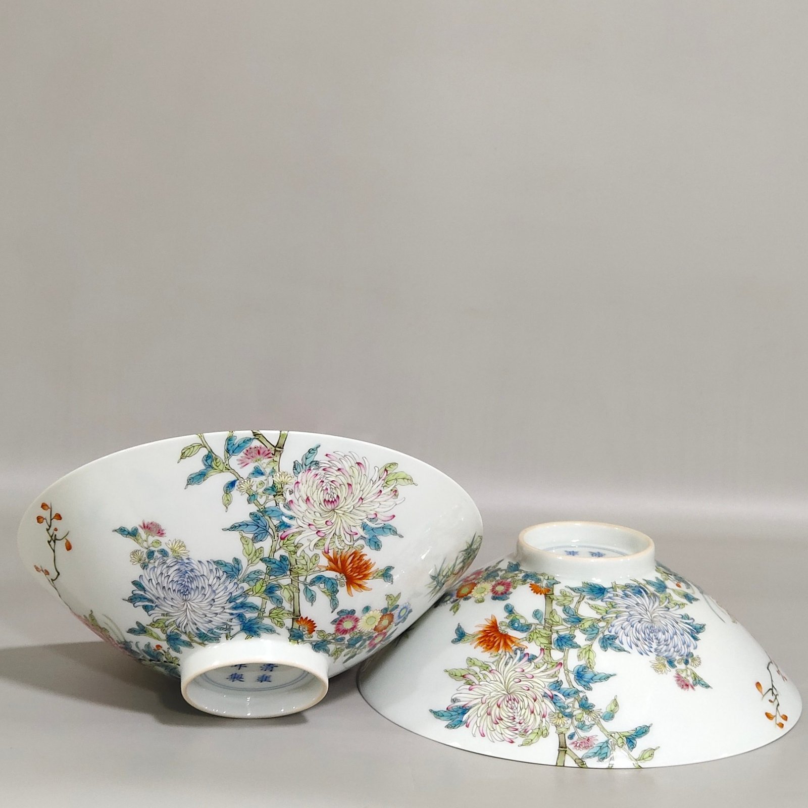 Qing Dynasty Yongzheng chrysanthemum bamboo flower and bird bamboo hat bowl