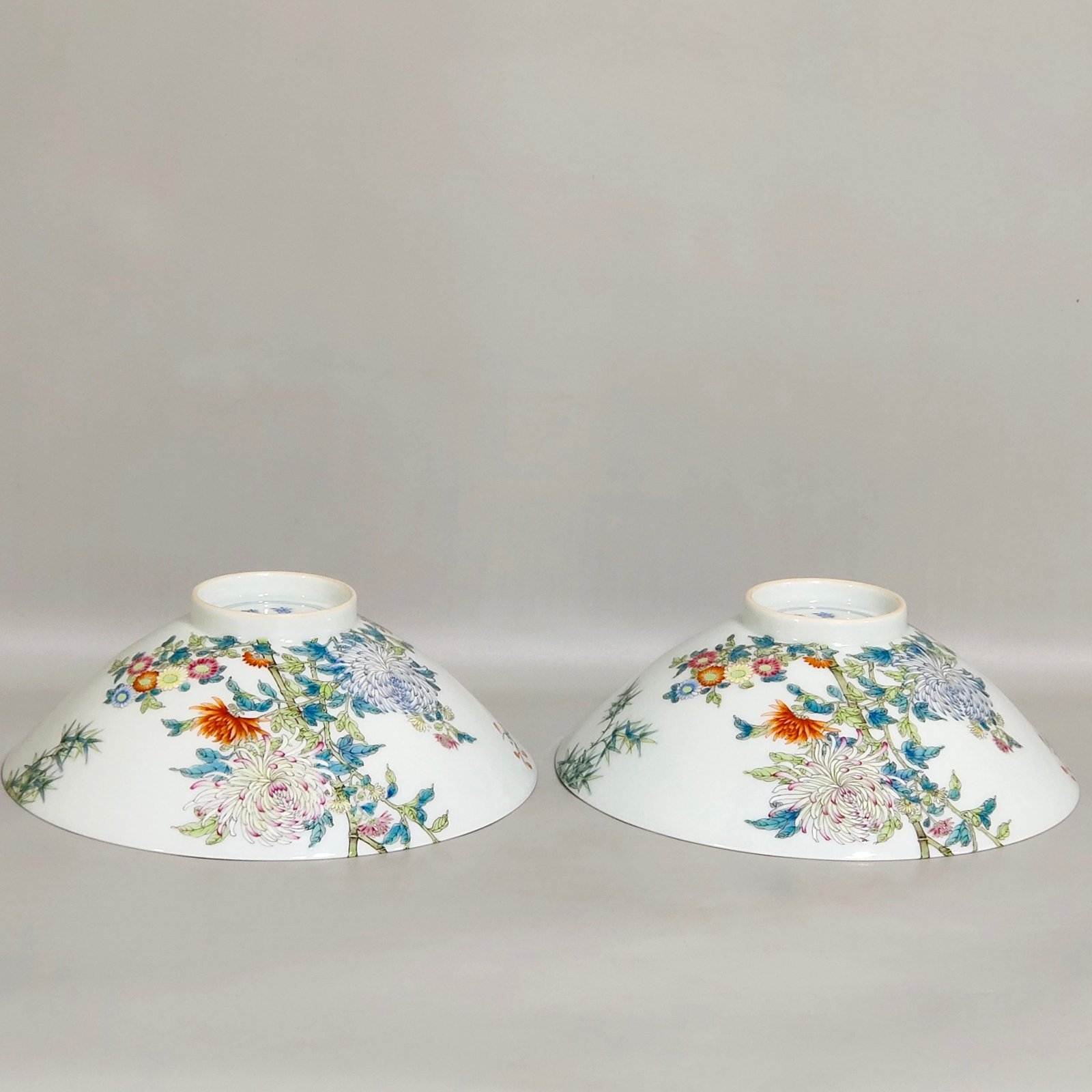 Qing Dynasty Yongzheng chrysanthemum bamboo flower and bird bamboo hat bowl