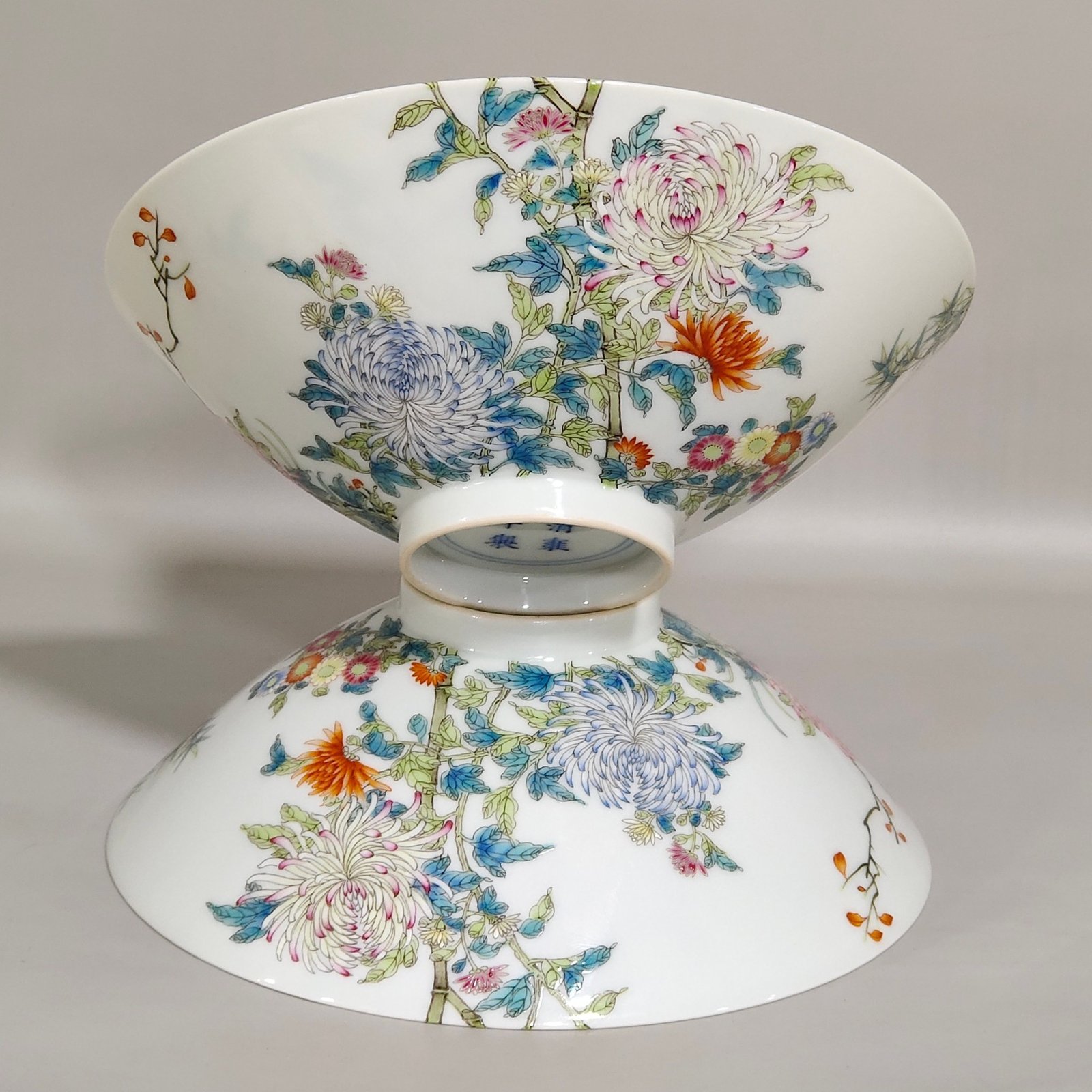 Qing Dynasty Yongzheng chrysanthemum bamboo flower and bird bamboo hat bowl