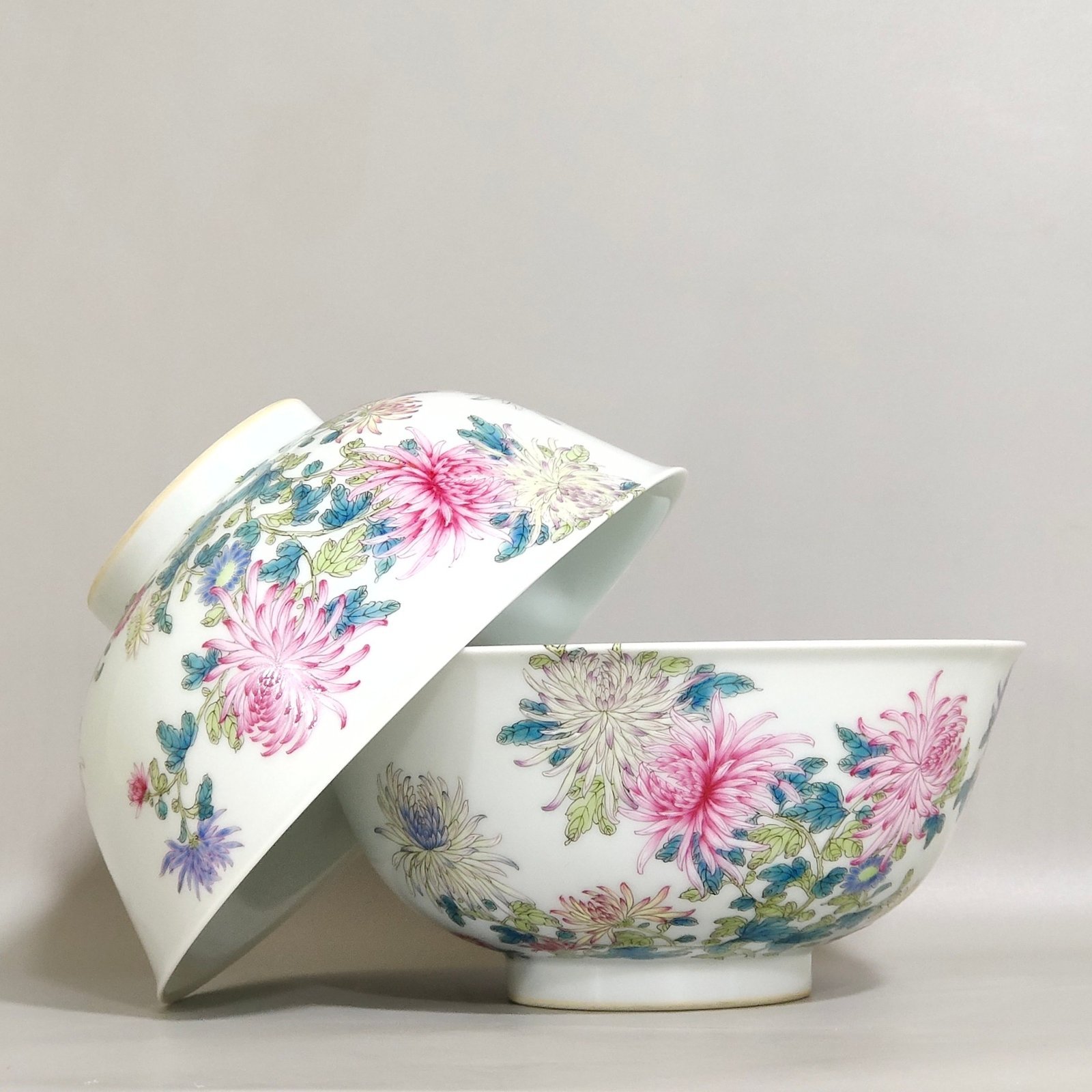 Qing Dynasty Yongzheng famille rose porcelain bowl