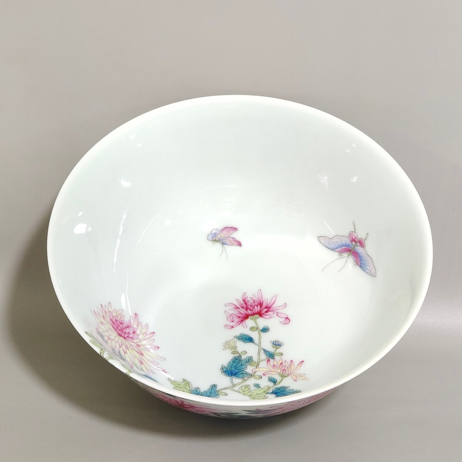 Qing Dynasty Yongzheng famille rose porcelain bowl