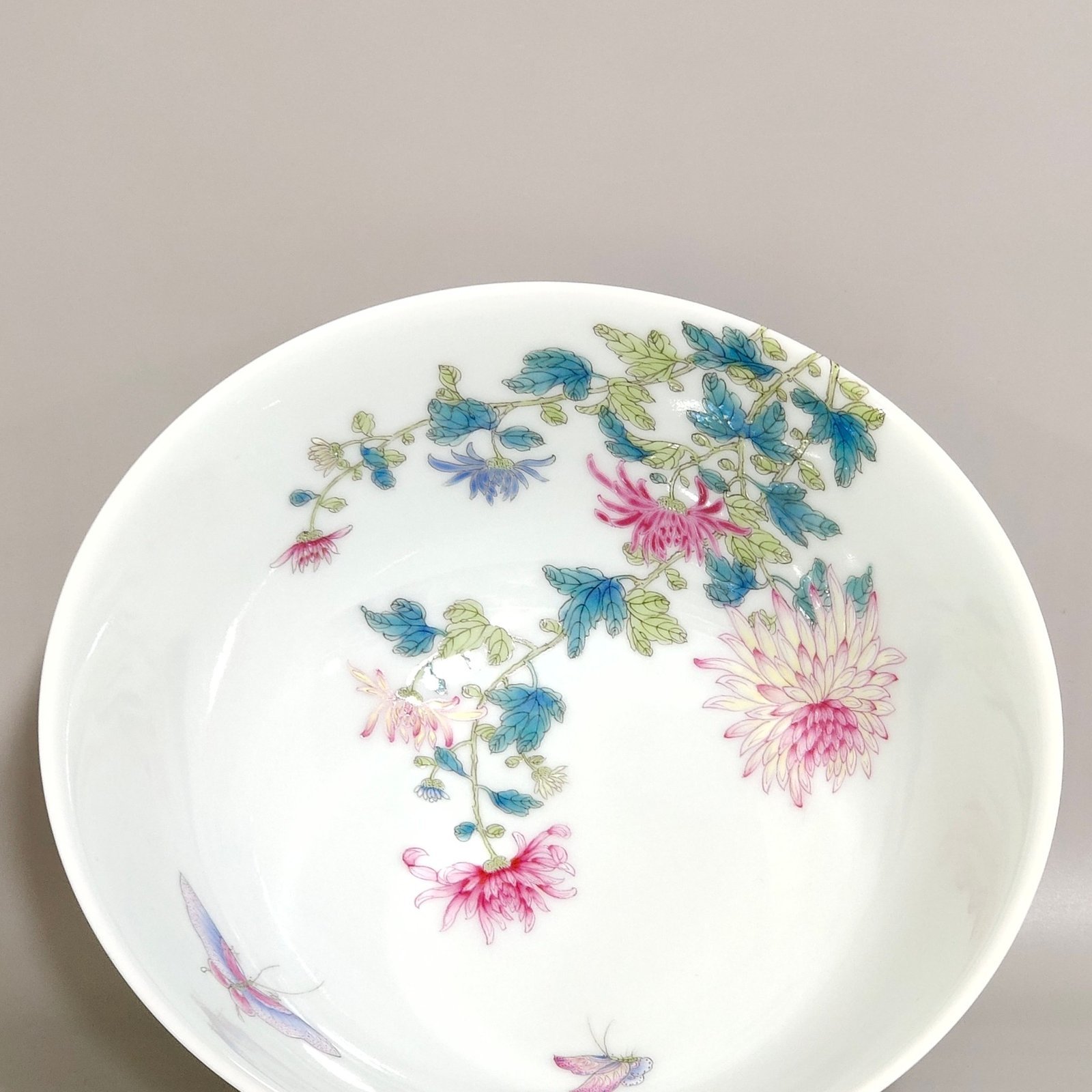 Qing Dynasty Yongzheng famille rose porcelain bowl