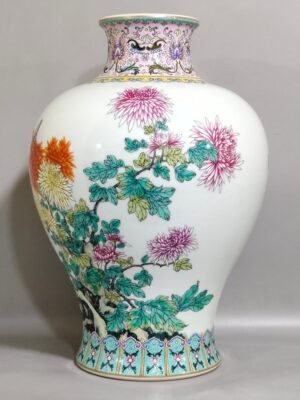 Qing Dynasty Yongzheng chrysanthemum poem vase
