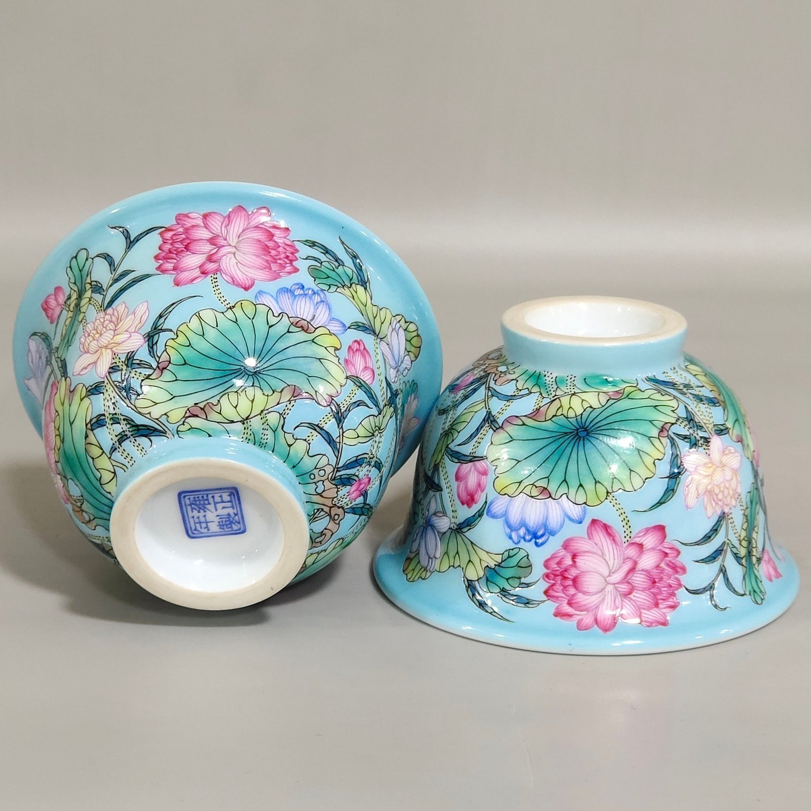Qing Dynasty Yongzheng blue lotus cup
