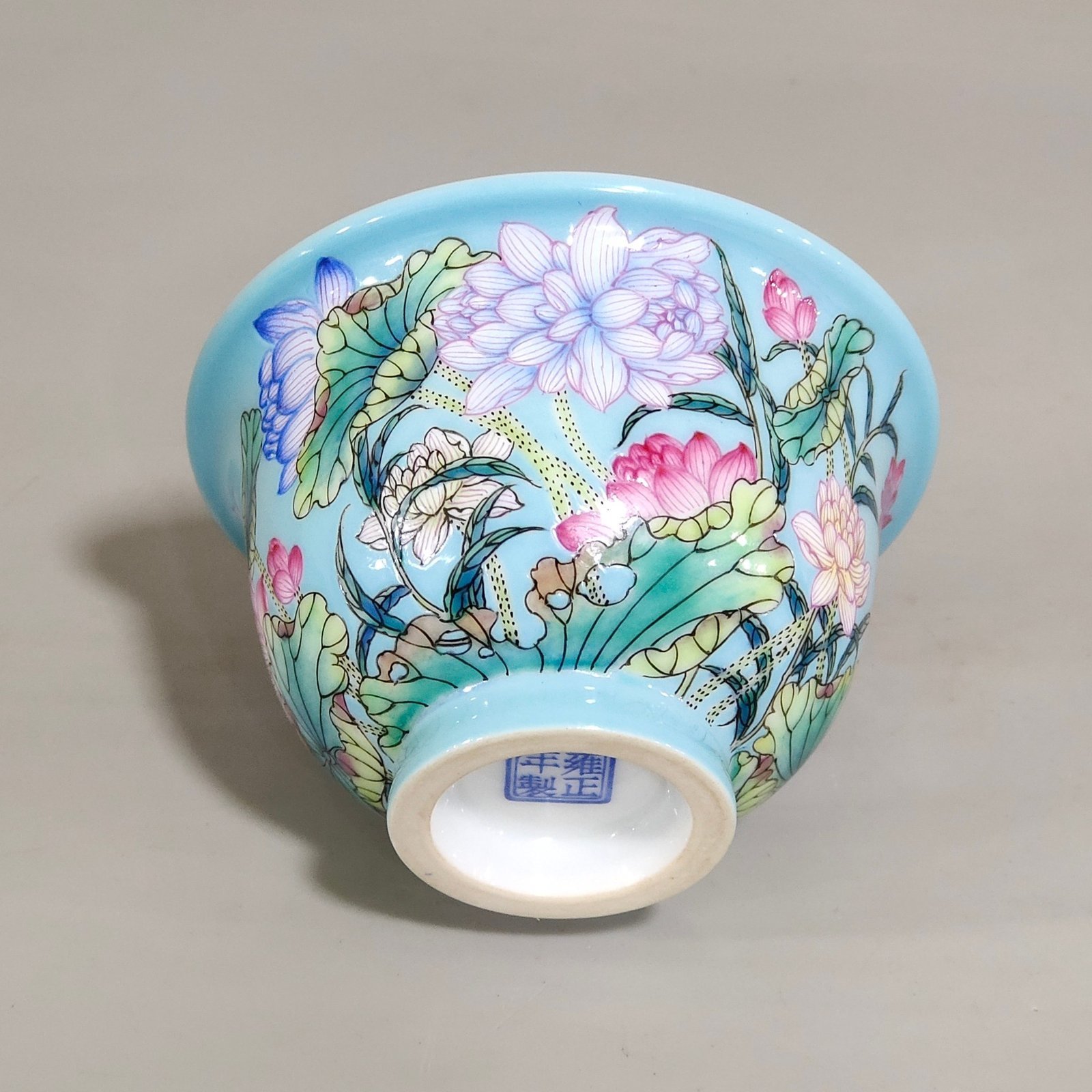 Qing Dynasty Yongzheng blue lotus cup