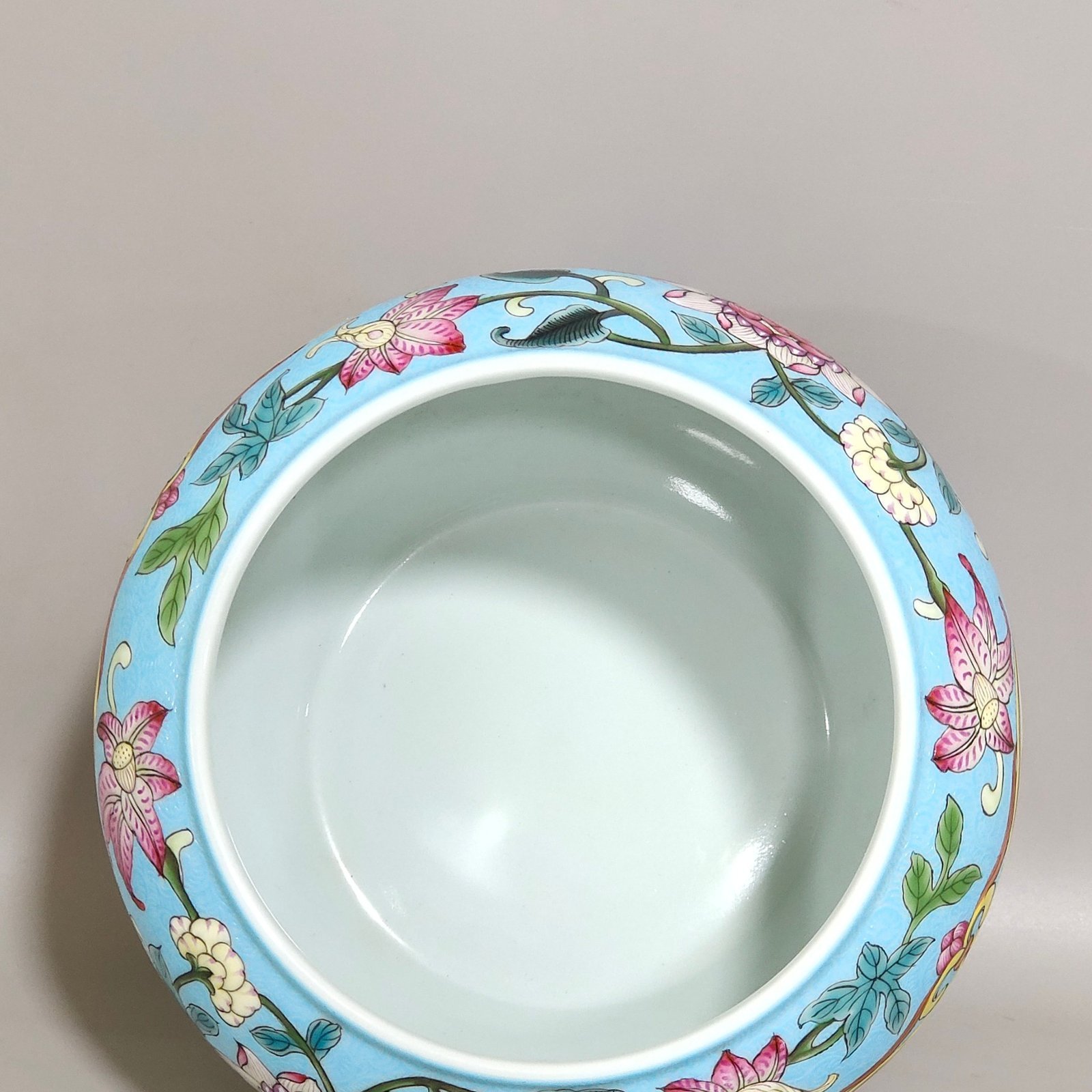 Qing Dynasty Yongzheng Blue Land Xipanlian Open Window Gonghong Shishimanruyi Brush Wash