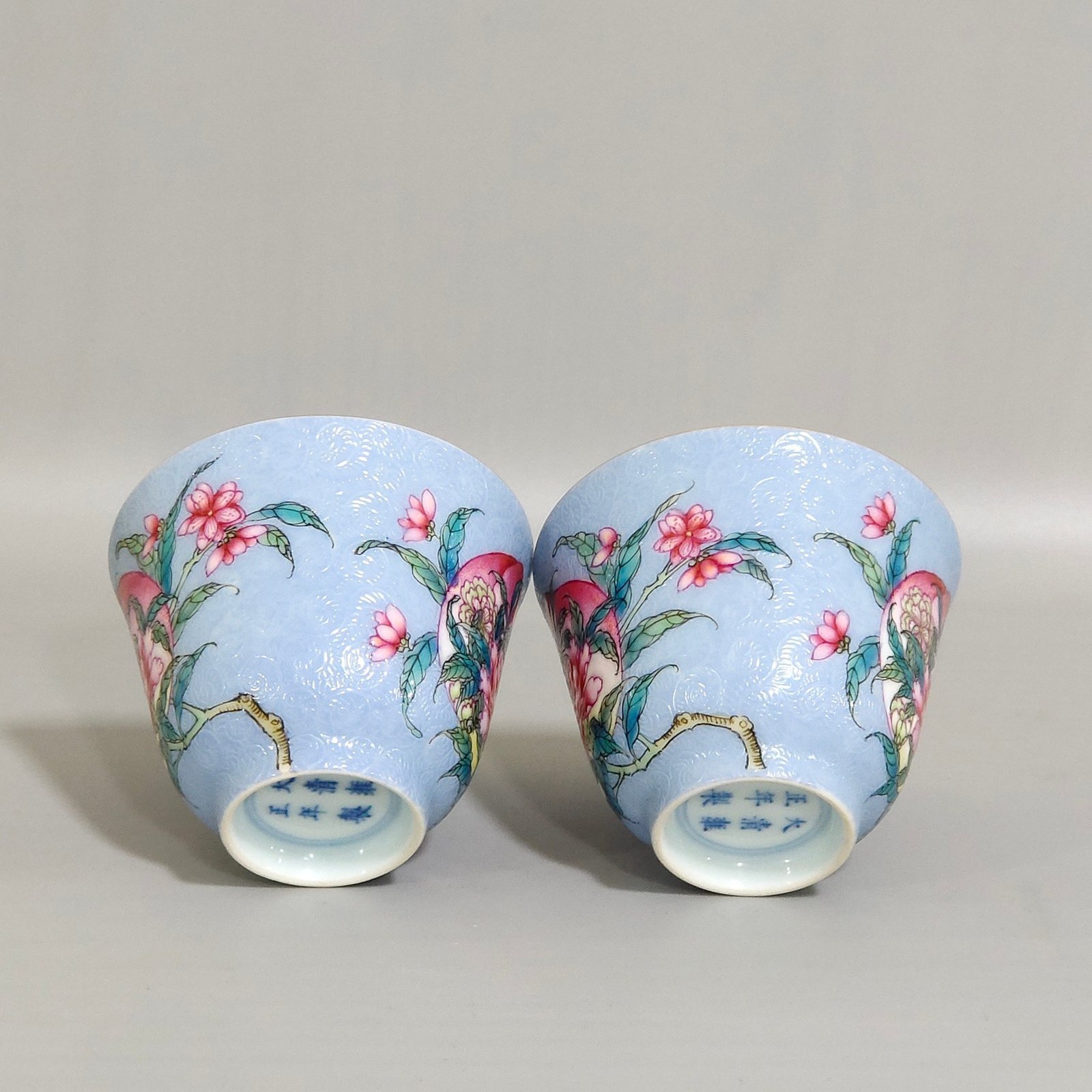 Qing Dynasty Yongzheng blue glaze peach flower cup