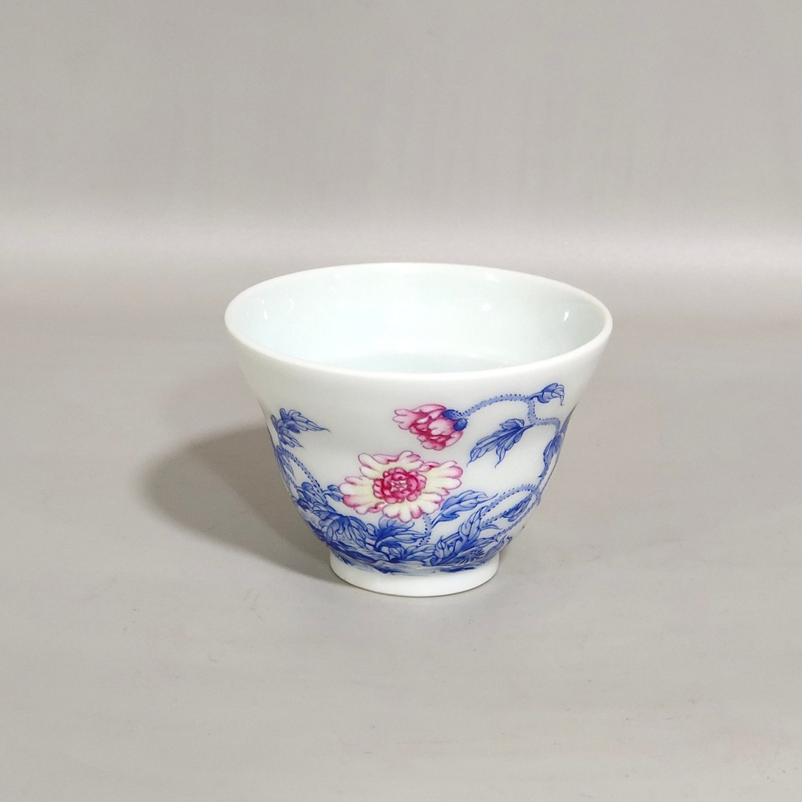 Qing Dynasty Yongzheng famille rose porcelain cup