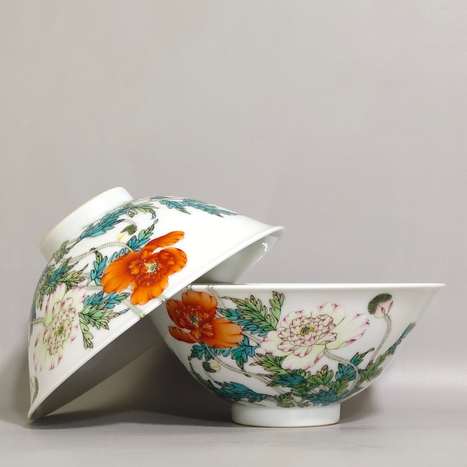 Qing Dynasty Yongzheng poppy over the wall bamboo hat bowl