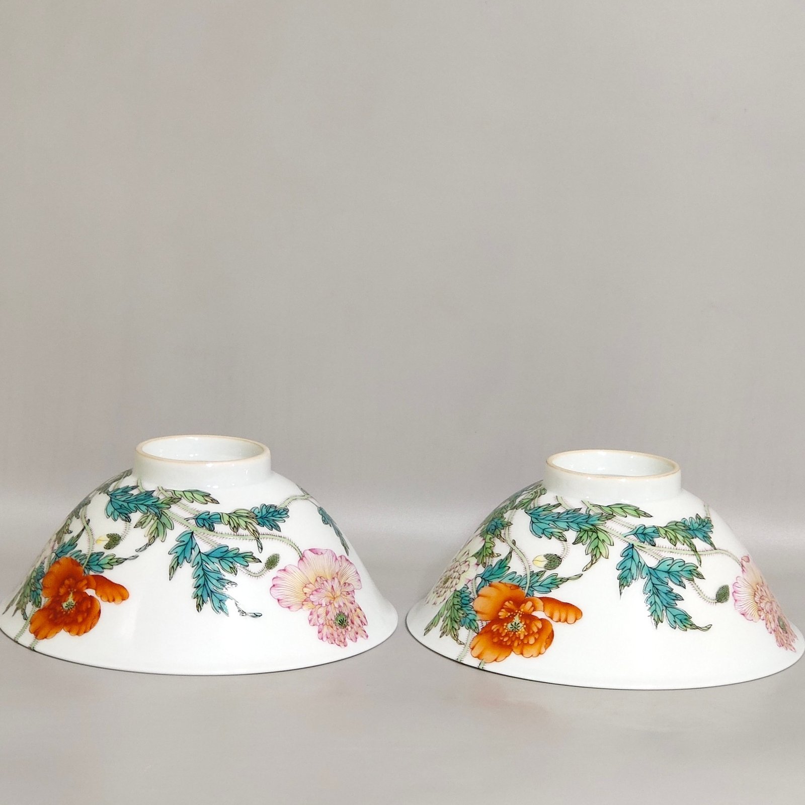 Qing Dynasty Yongzheng poppy over the wall bamboo hat bowl