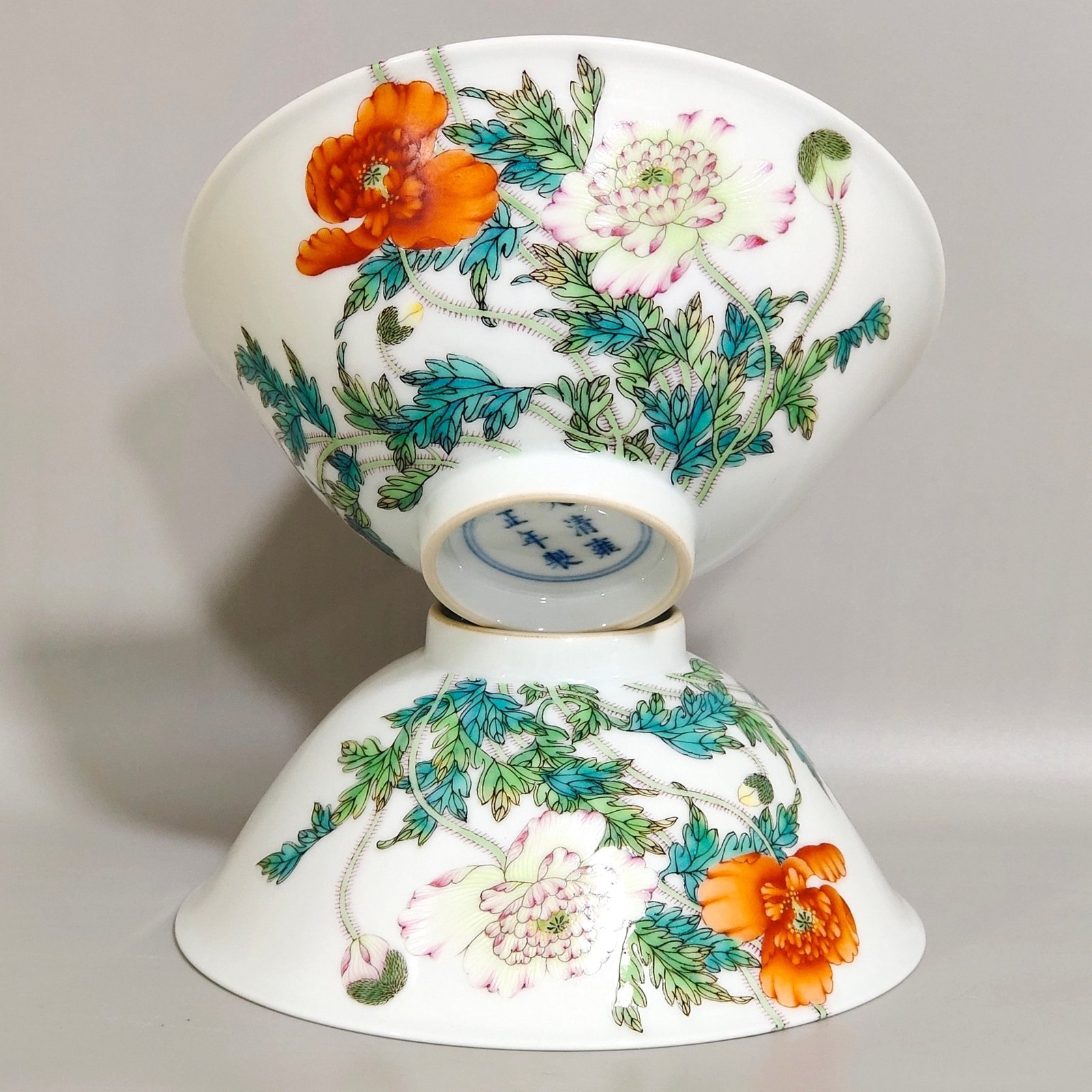 Qing Dynasty Yongzheng poppy over the wall bamboo hat bowl