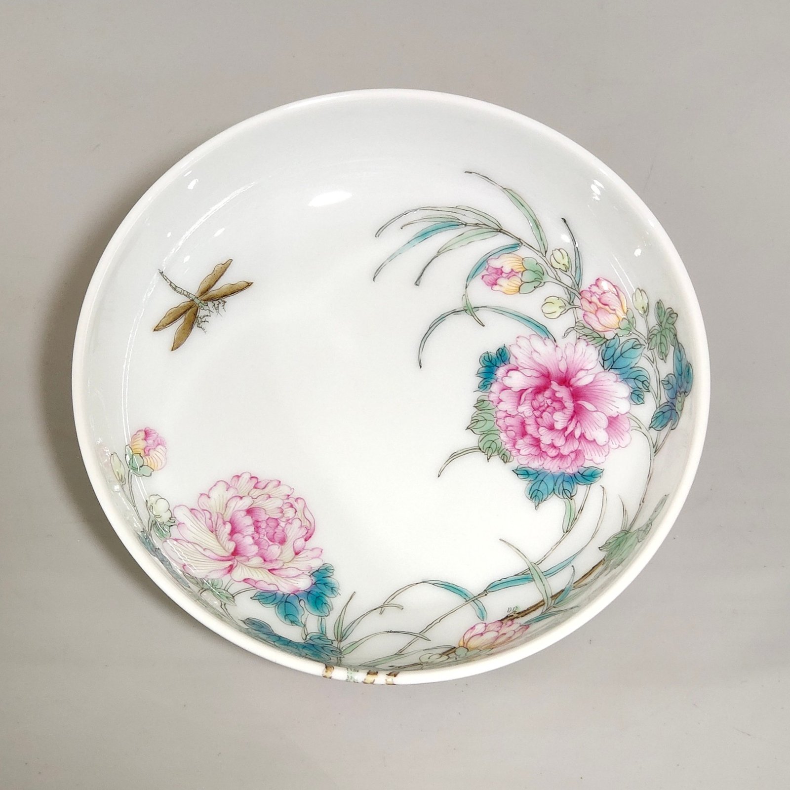 Qing Dynasty Yongzheng dragonfly hibiscus flower wall dish