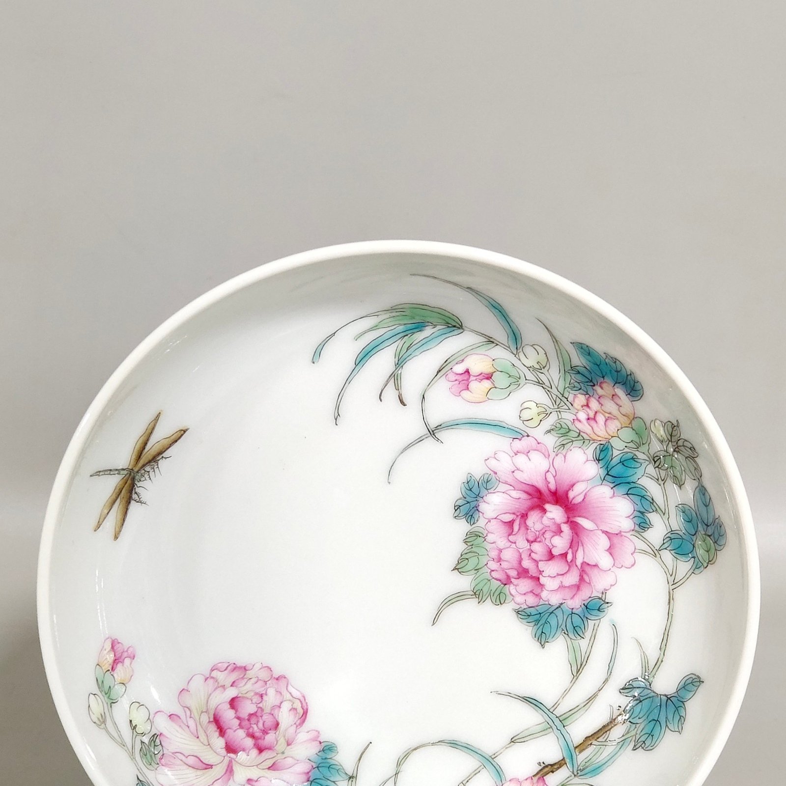 Qing Dynasty Yongzheng dragonfly hibiscus flower wall dish