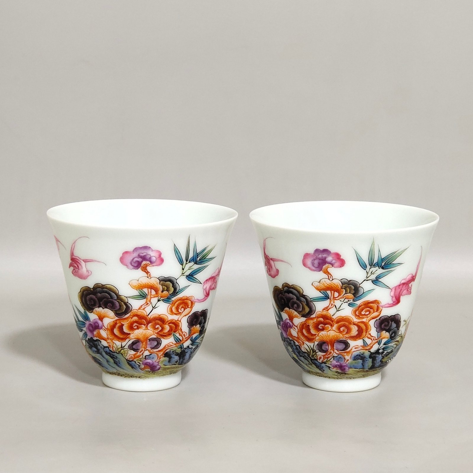 Qing Dynasty Yongzheng Bat Ganoderma Cup