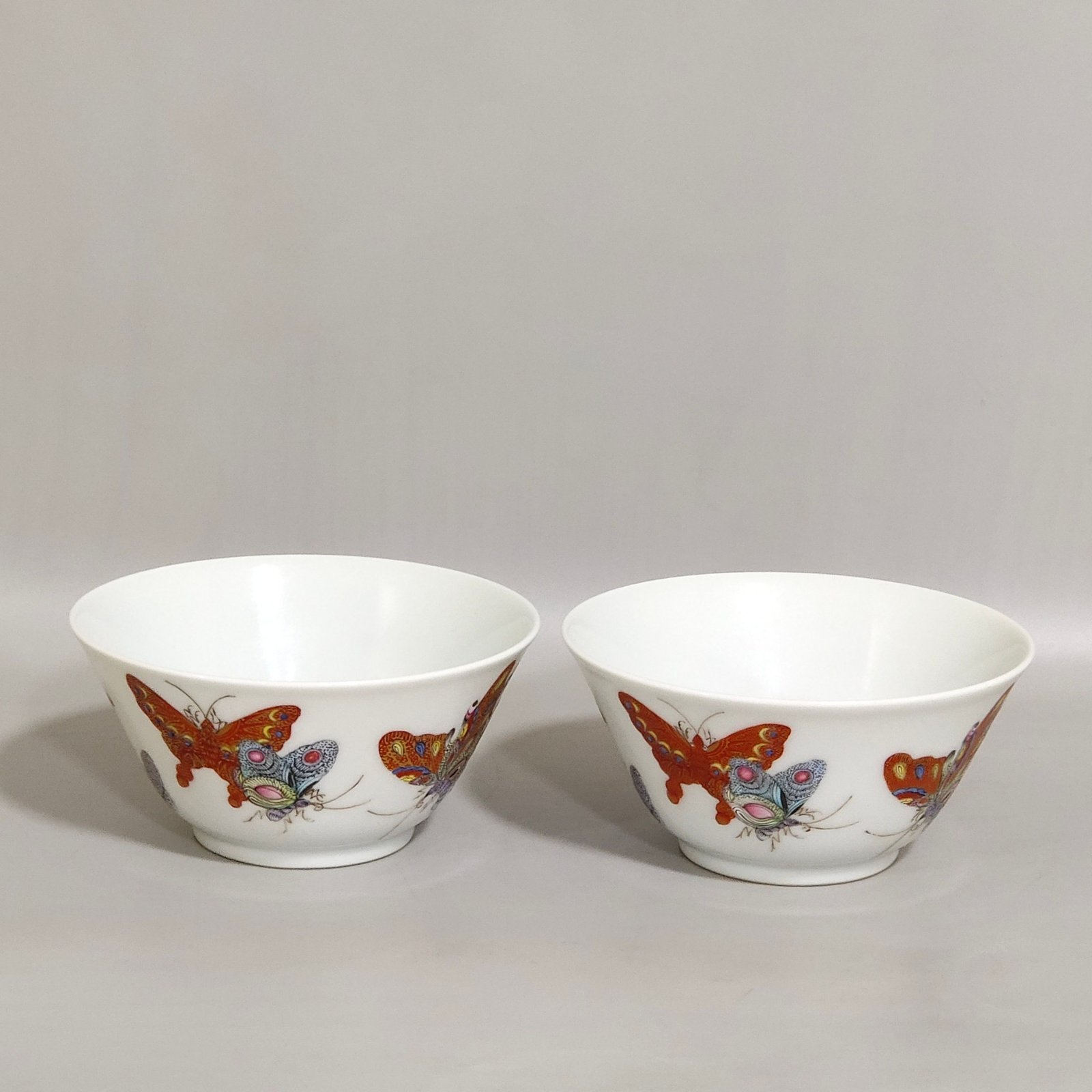 Qing Dynasty Yongzheng butterfly cup