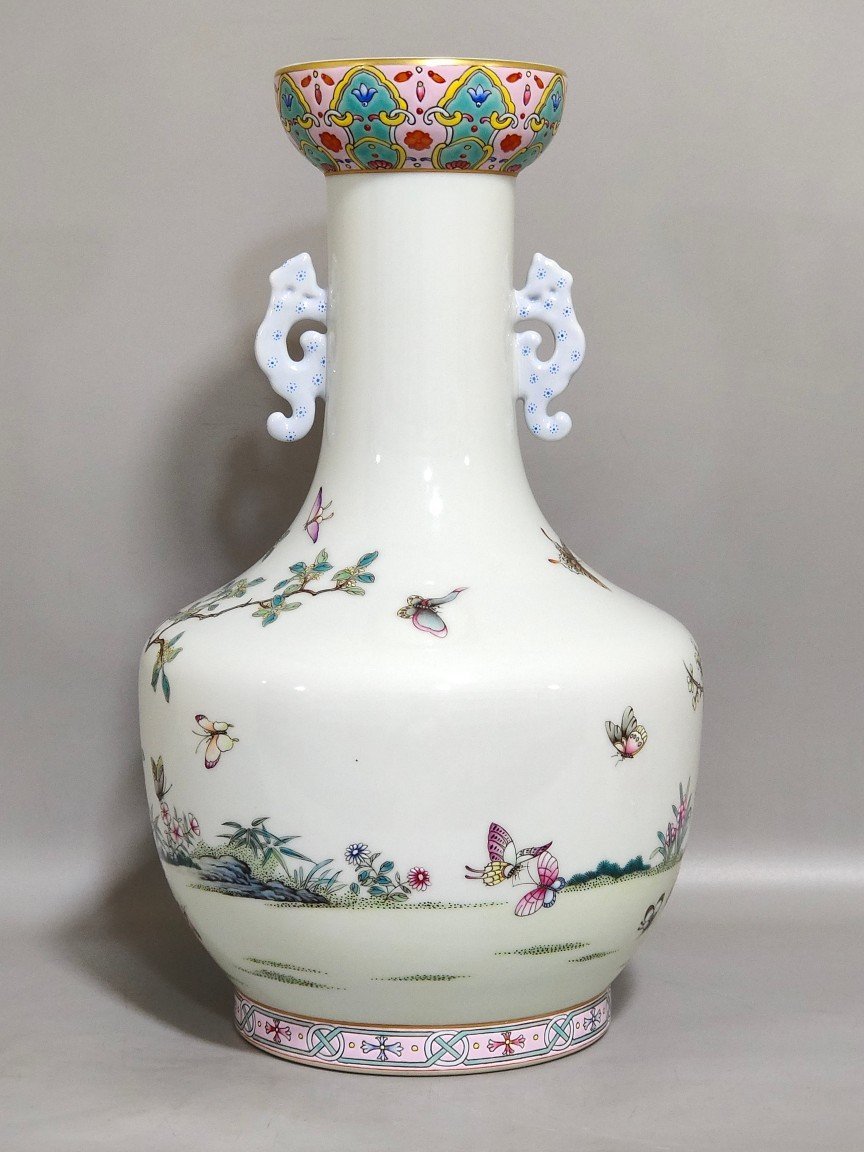 Qing Dynasty Yongzheng Dielianhua amphorae