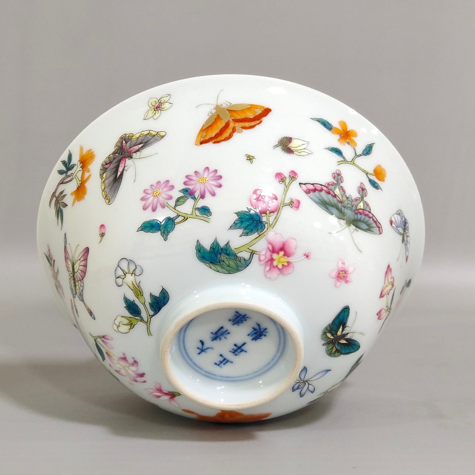 Qing Dynasty Yongzheng Dielianhua bowl