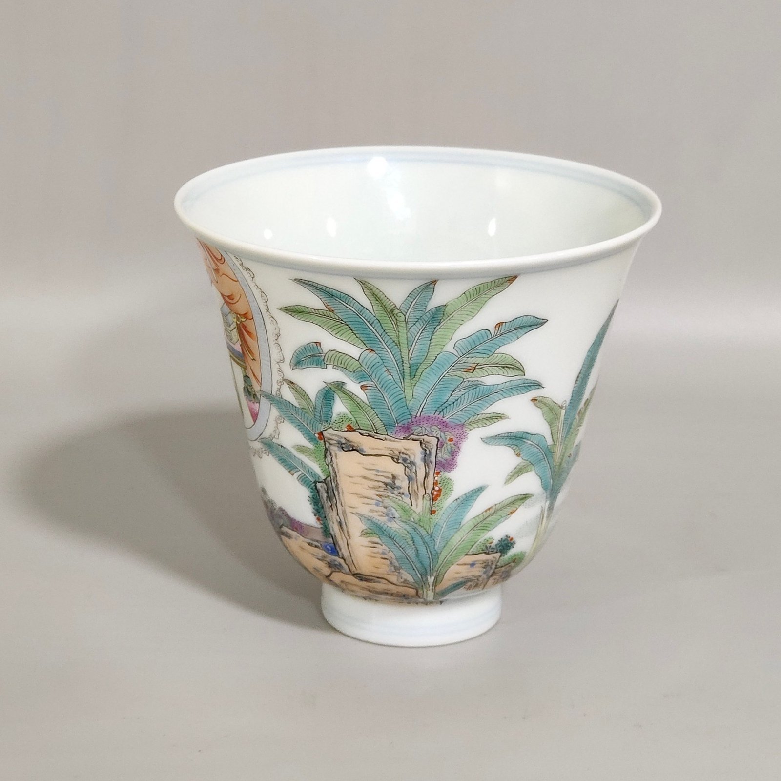 Qing Dynasty Yongzheng West Chamber bell cup