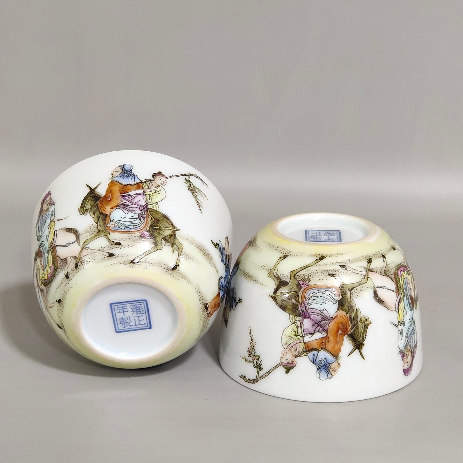 Qing Dynasty Yongzheng walking in the snow to find plum blossom cup