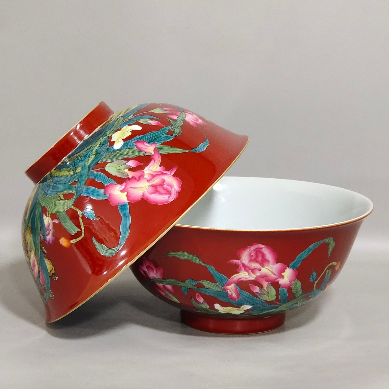 Qing Dynasty Yongzheng chili red orchid poetry bowl