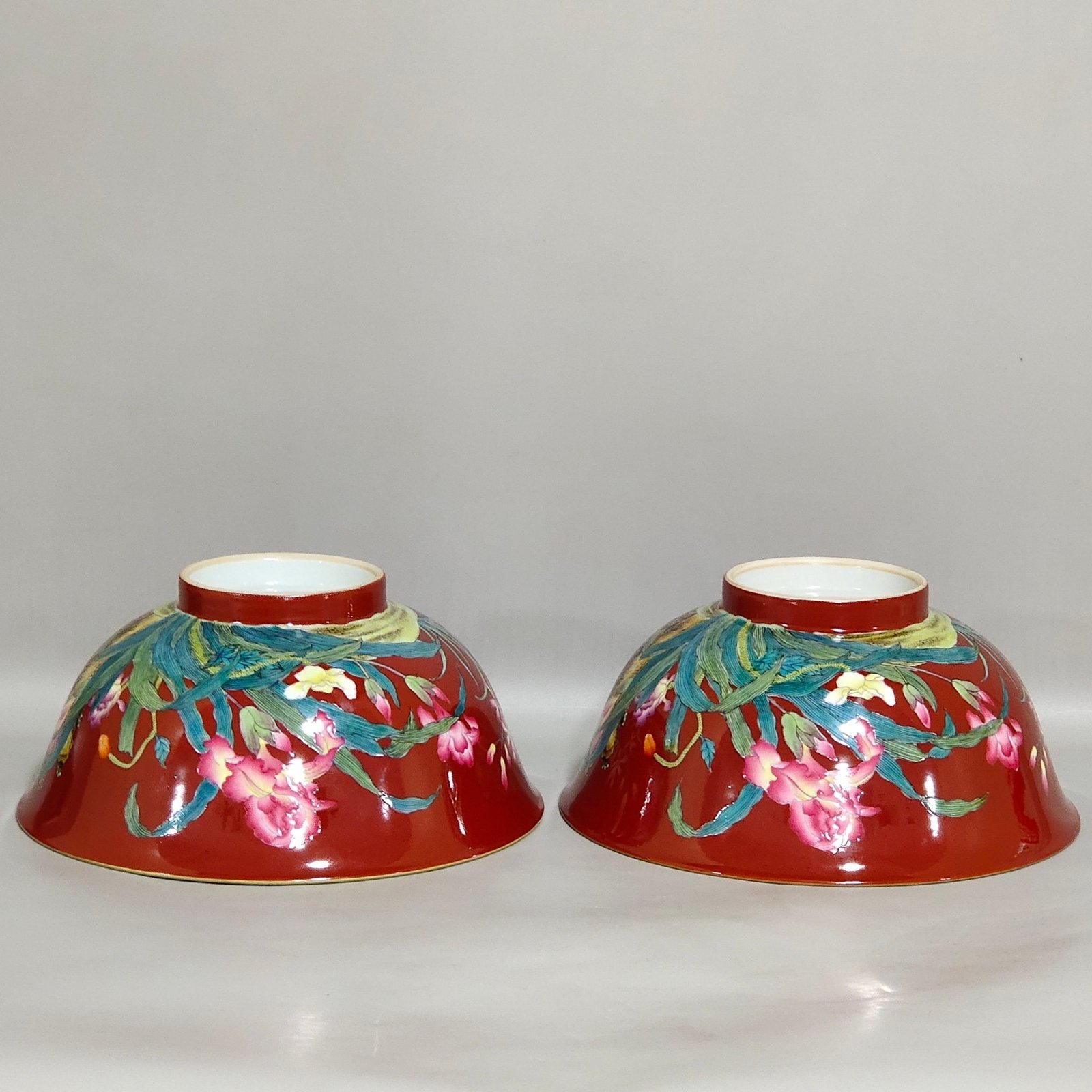 Qing Dynasty Yongzheng chili red orchid poetry bowl