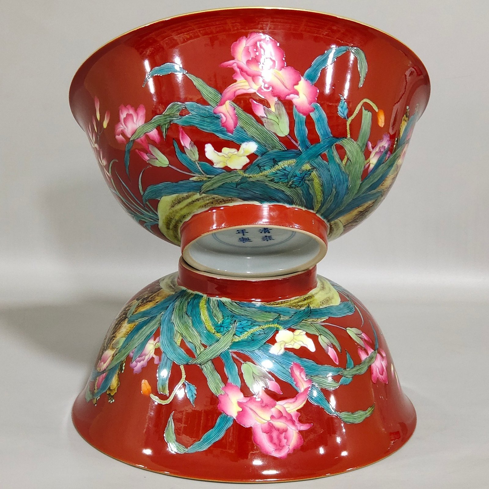 Qing Dynasty Yongzheng chili red orchid poetry bowl