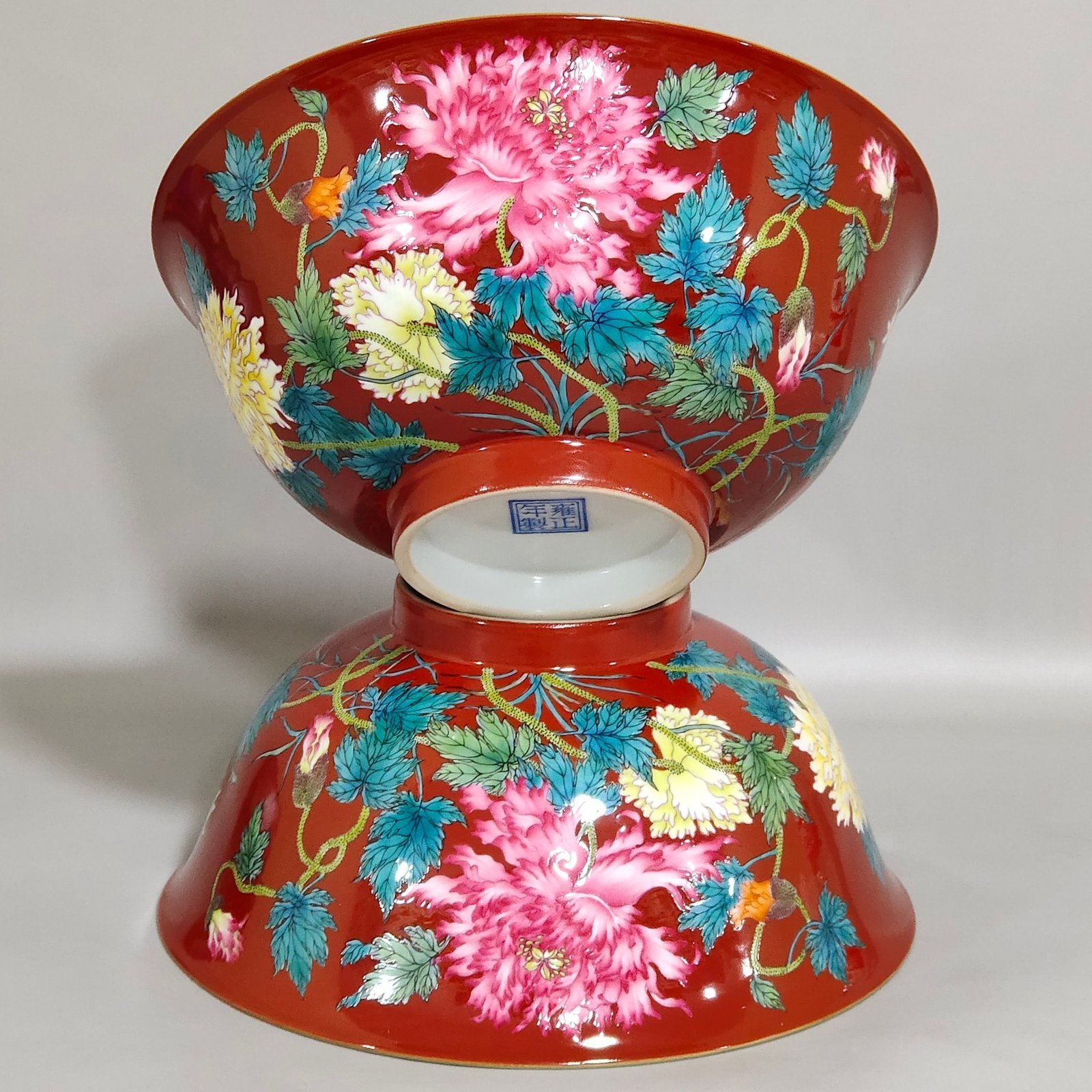 Qing Dynasty Yongzheng pepper red poppy poem bowl