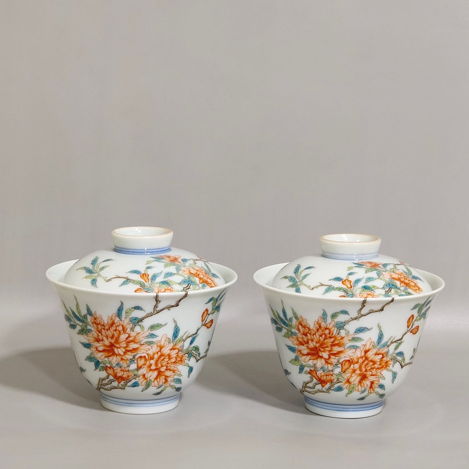 Qing Dynasty Yongzheng flower and butterfly bowl