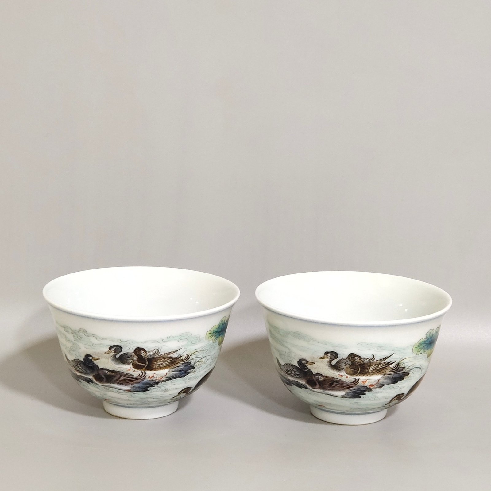 Qing Dynasty Yongzheng Wild Duck Picture Lotus Reed Cup