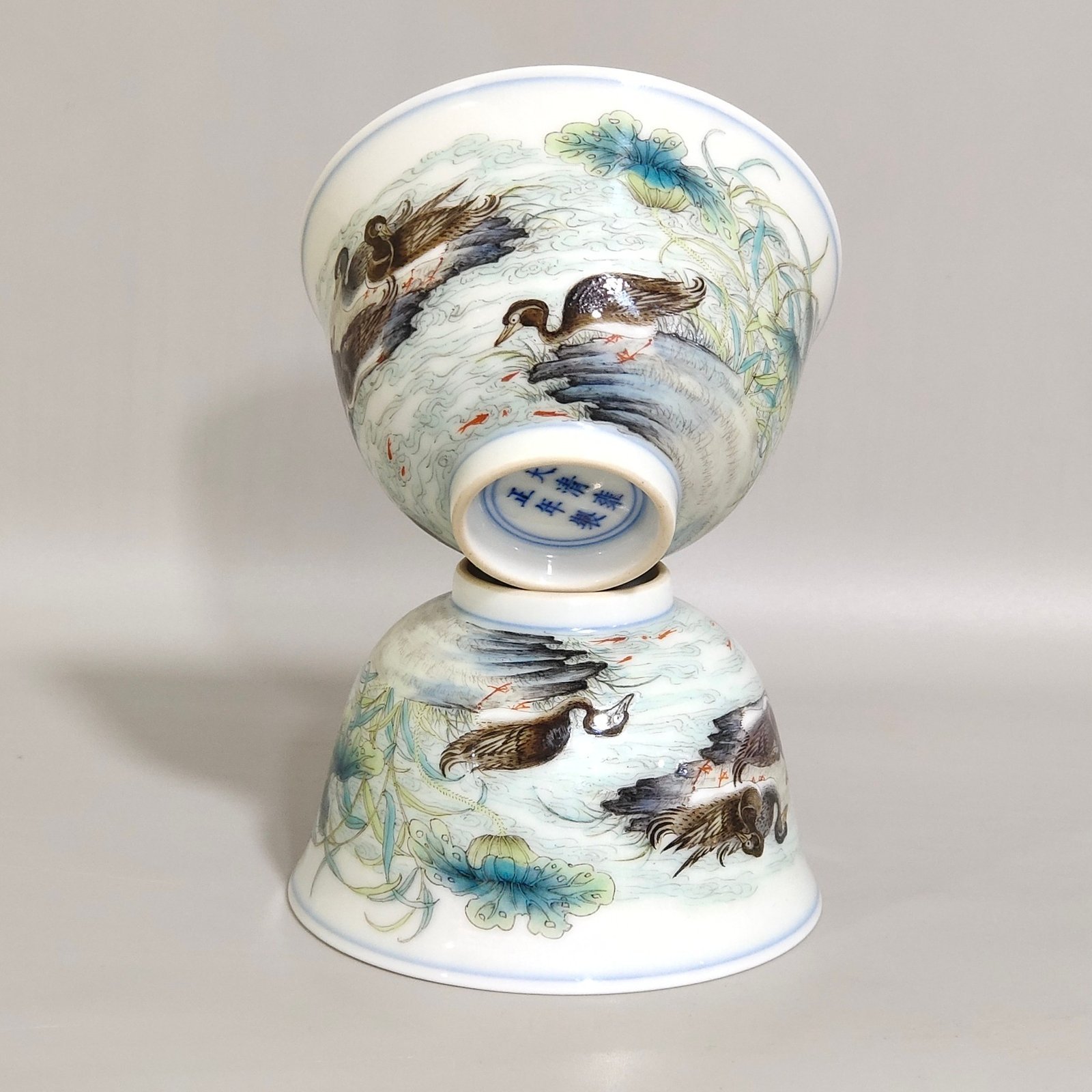 Qing Dynasty Yongzheng Wild Duck Picture Lotus Reed Cup