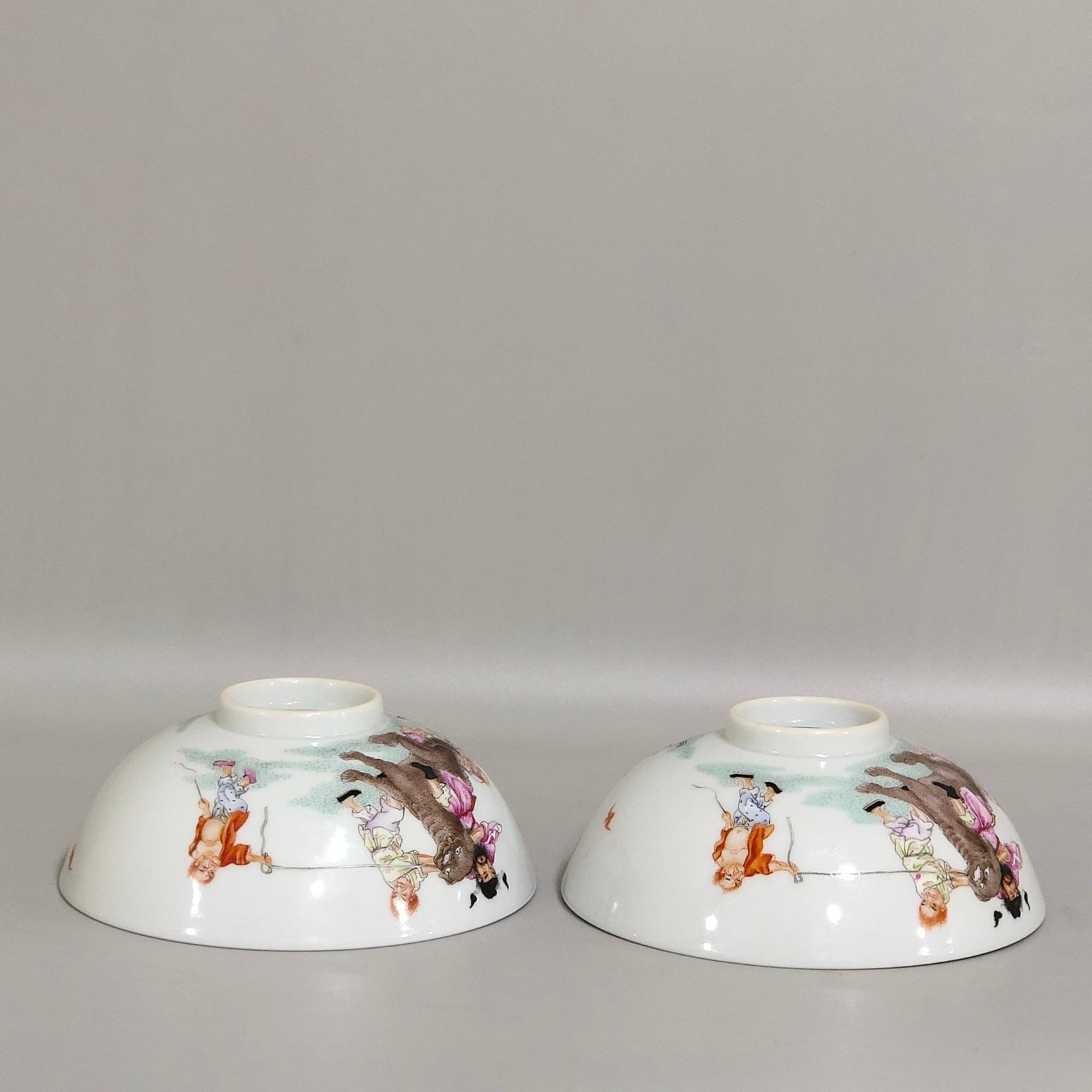 Qing Dynasty Yongzheng Zhongkui catching demon tea ball
