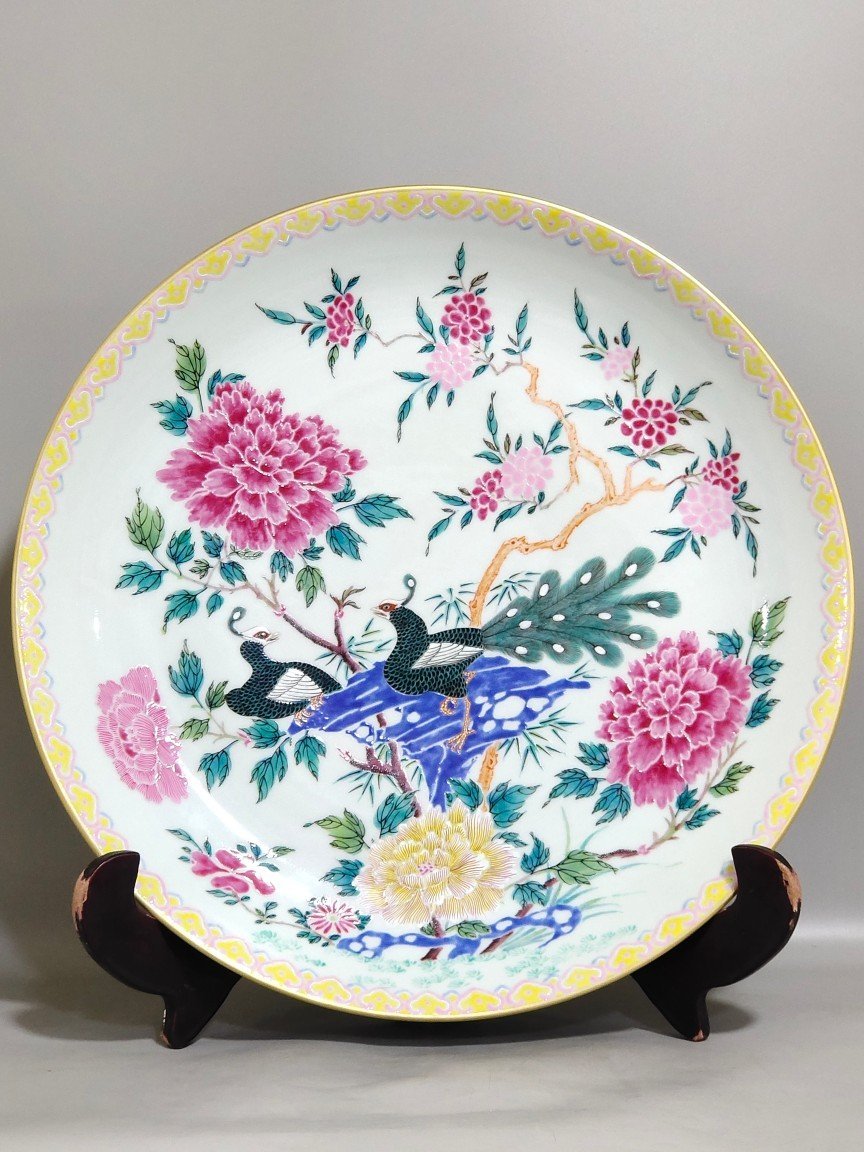 Qing Dynasty Yongzheng icing on the cake dish