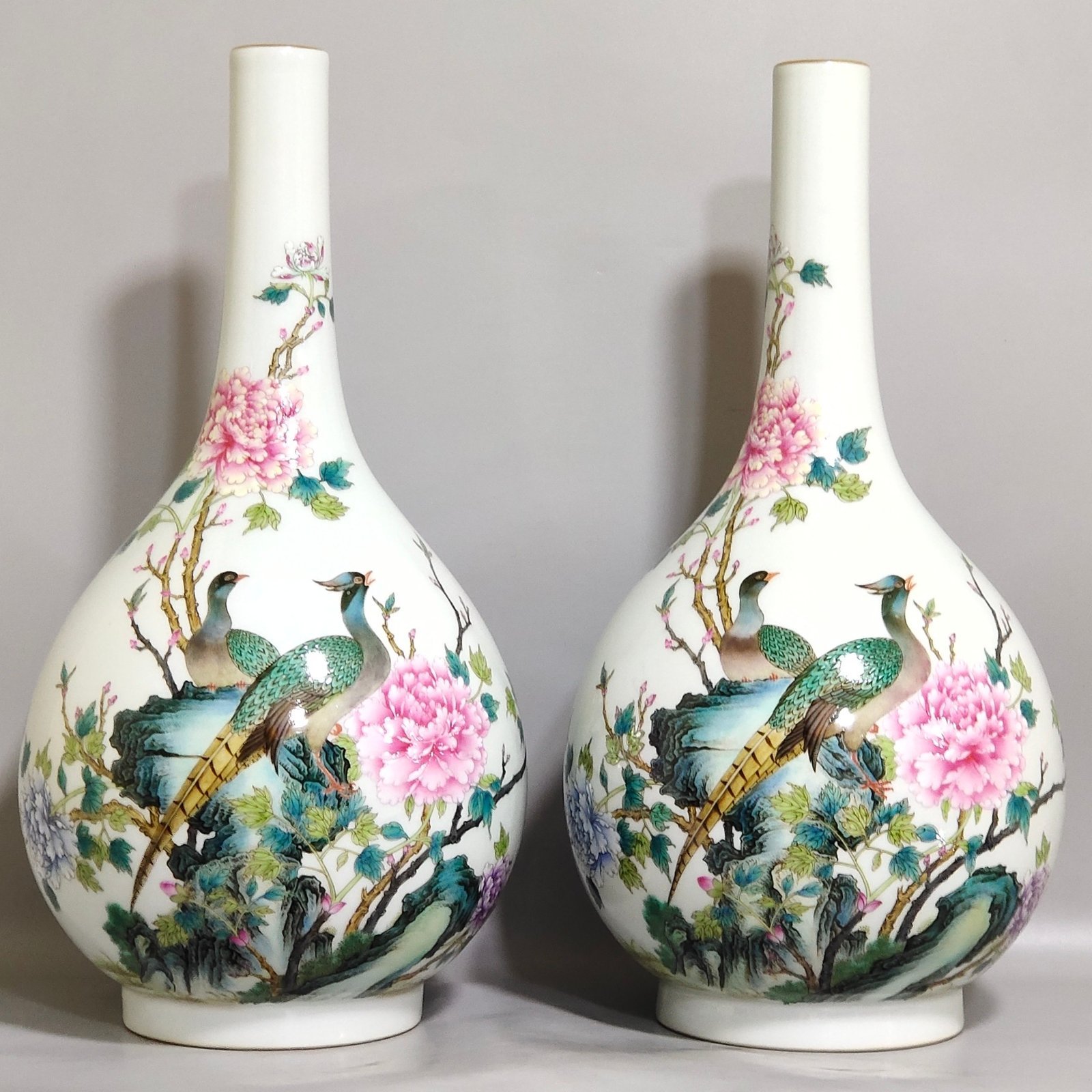 Qing Dynasty Yongzheng icing on the cake flask