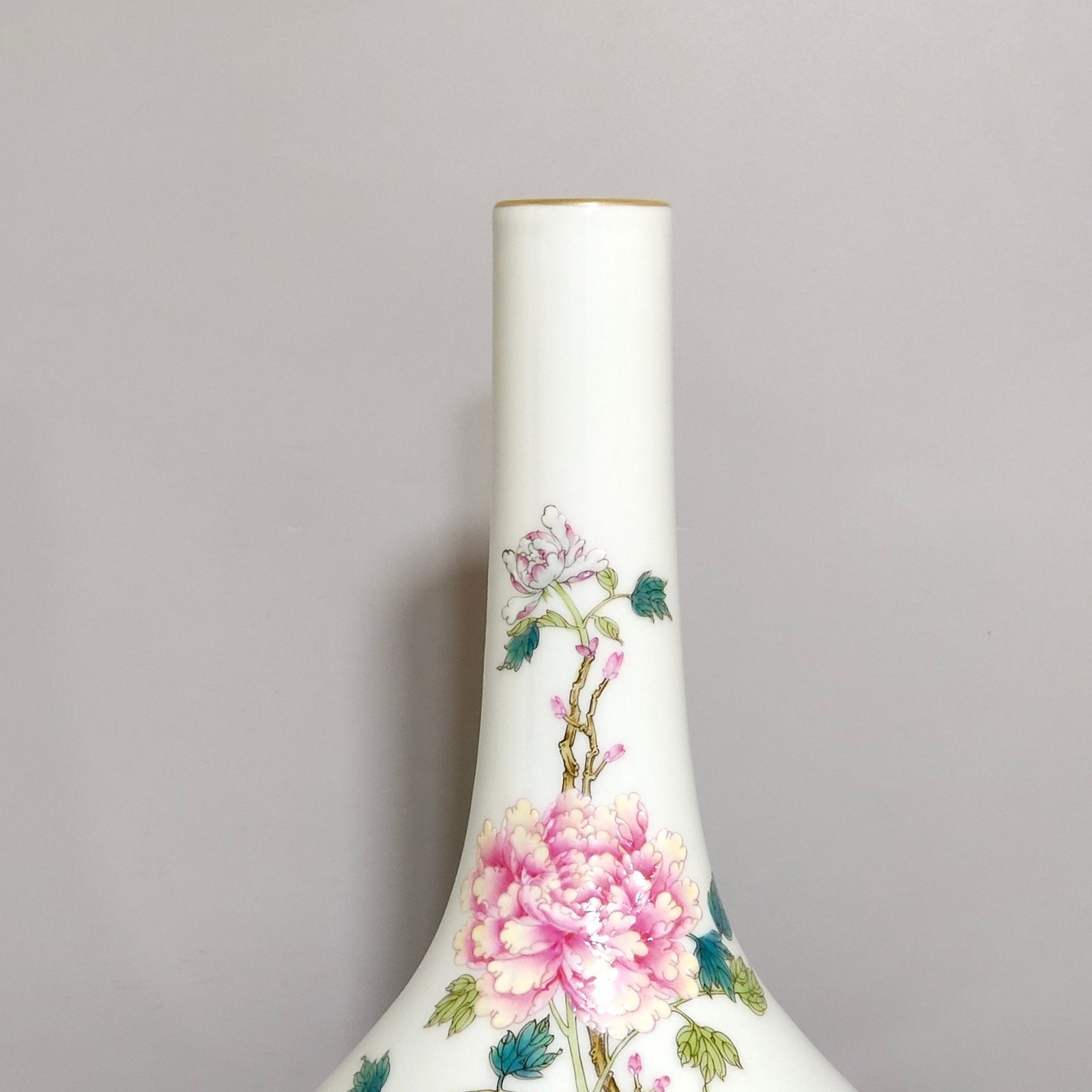 Qing Dynasty Yongzheng icing on the cake flask